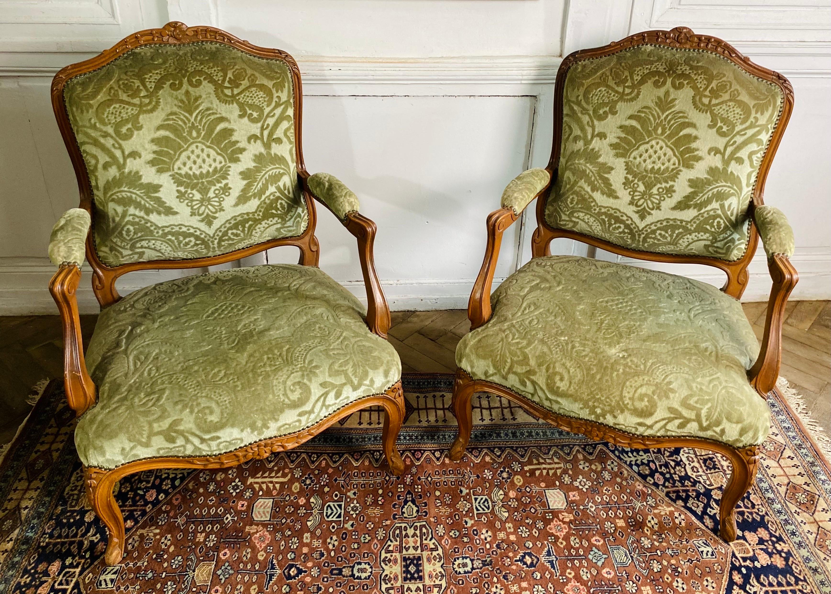 French Pair Queen Louis XV cabriolet armchairs green velvet upholstery 19th  For Sale 7