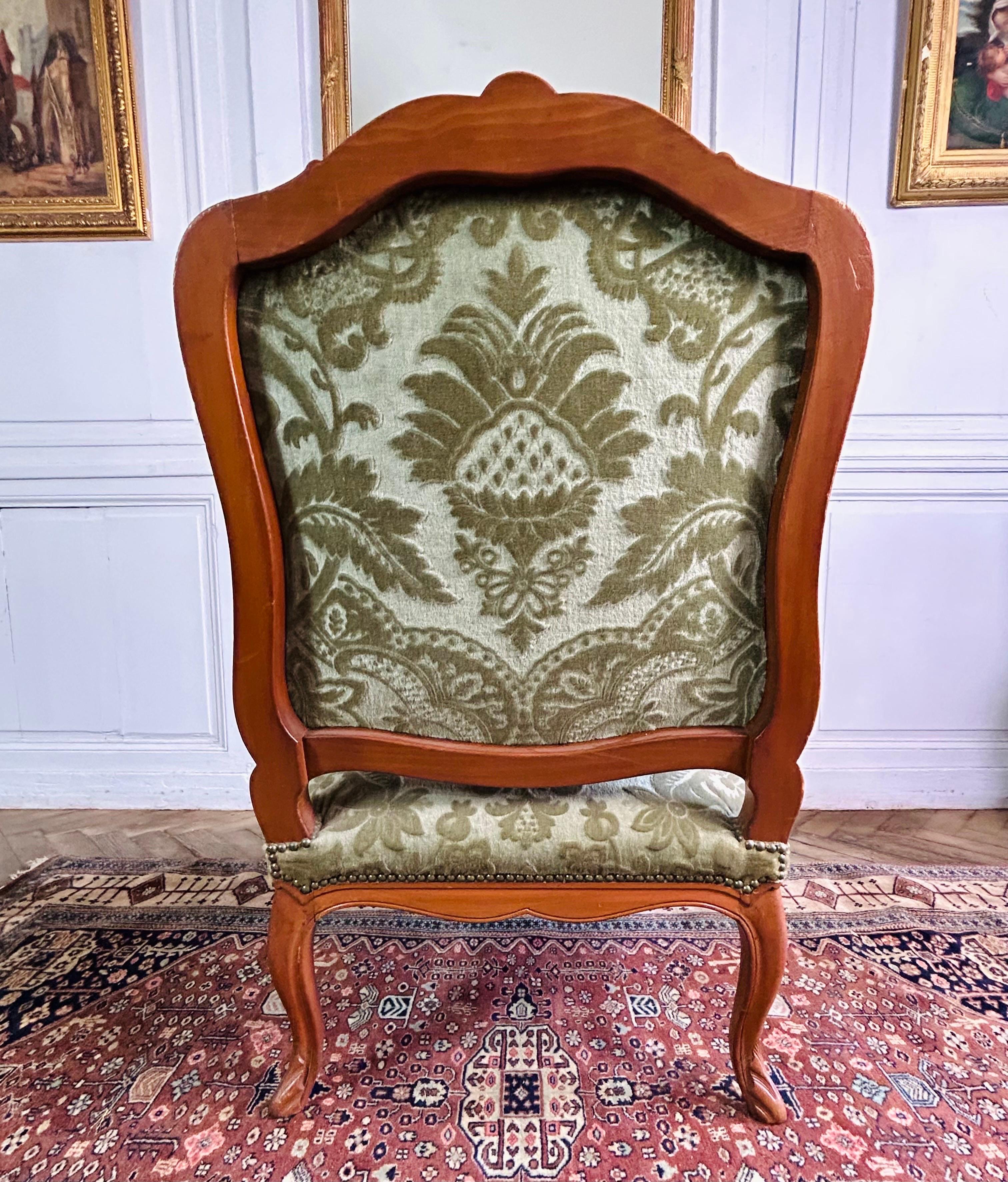 Paire de fauteuils cabriolet Queen Louis XV français tapissés de velours vert 19ème siècle  en vente 7