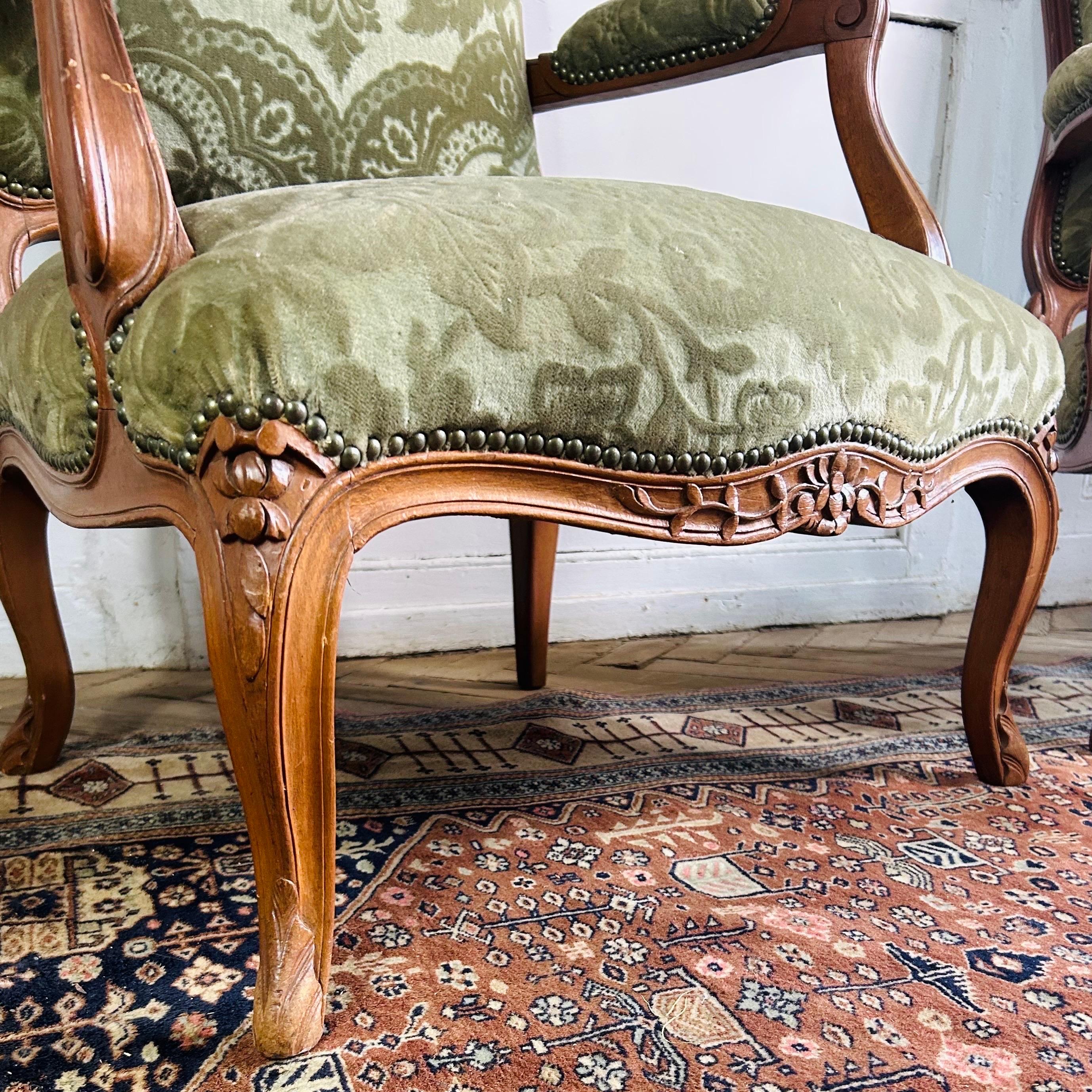 French Pair Queen Louis XV cabriolet armchairs green velvet upholstery 19th For Sale 4
