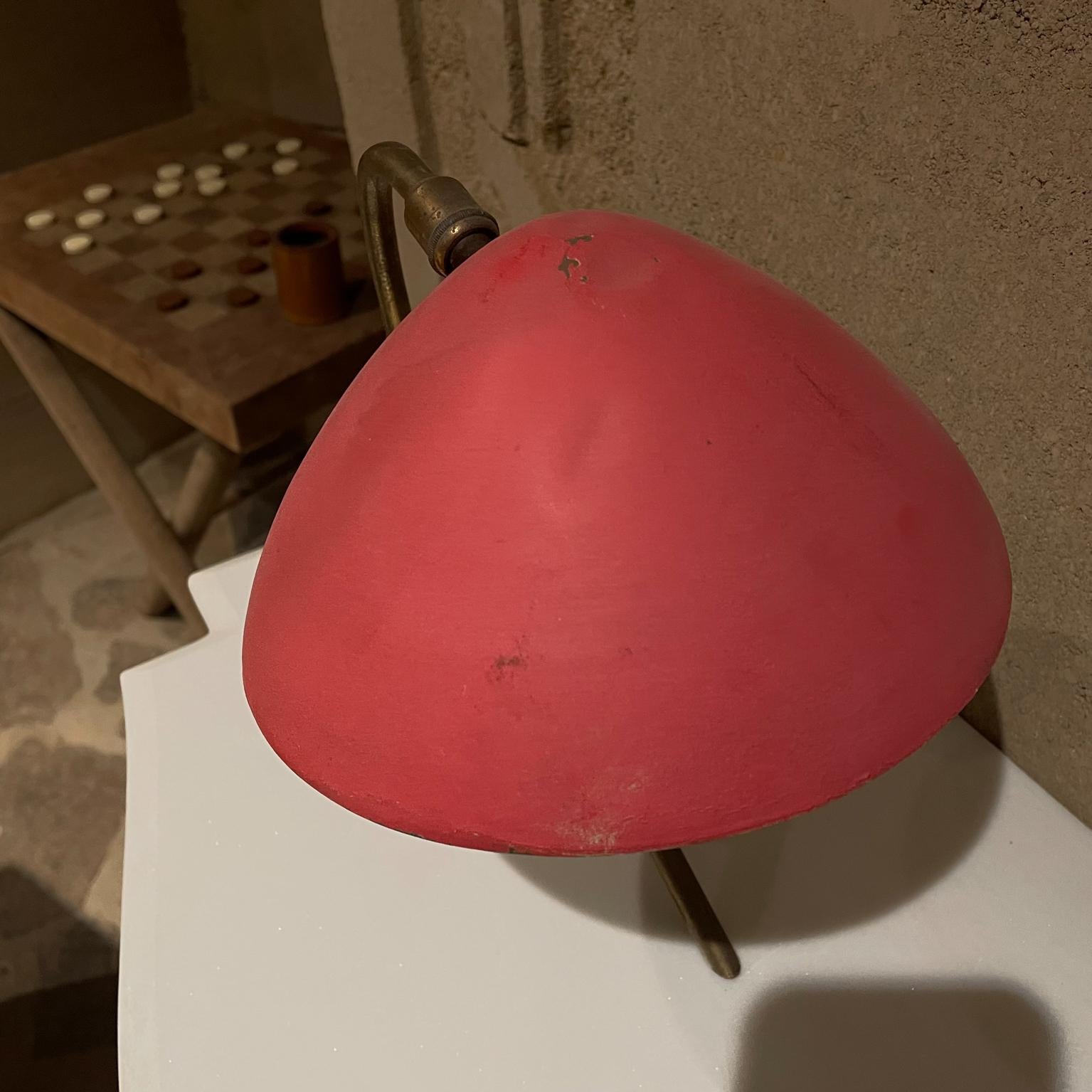 Milieu du XXe siècle Paire de lampes de bureau françaises rouges et vertes Jean Boris Lacroix, années 1950, vintage en vente
