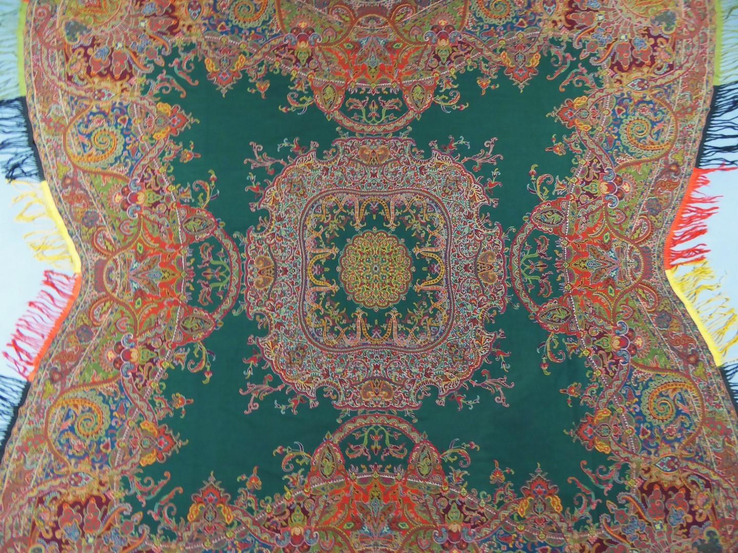 French Paisley Shawl called Palatin – Manufacture Fortier – Paris Circa 1839 In Good Condition For Sale In Toulon, FR