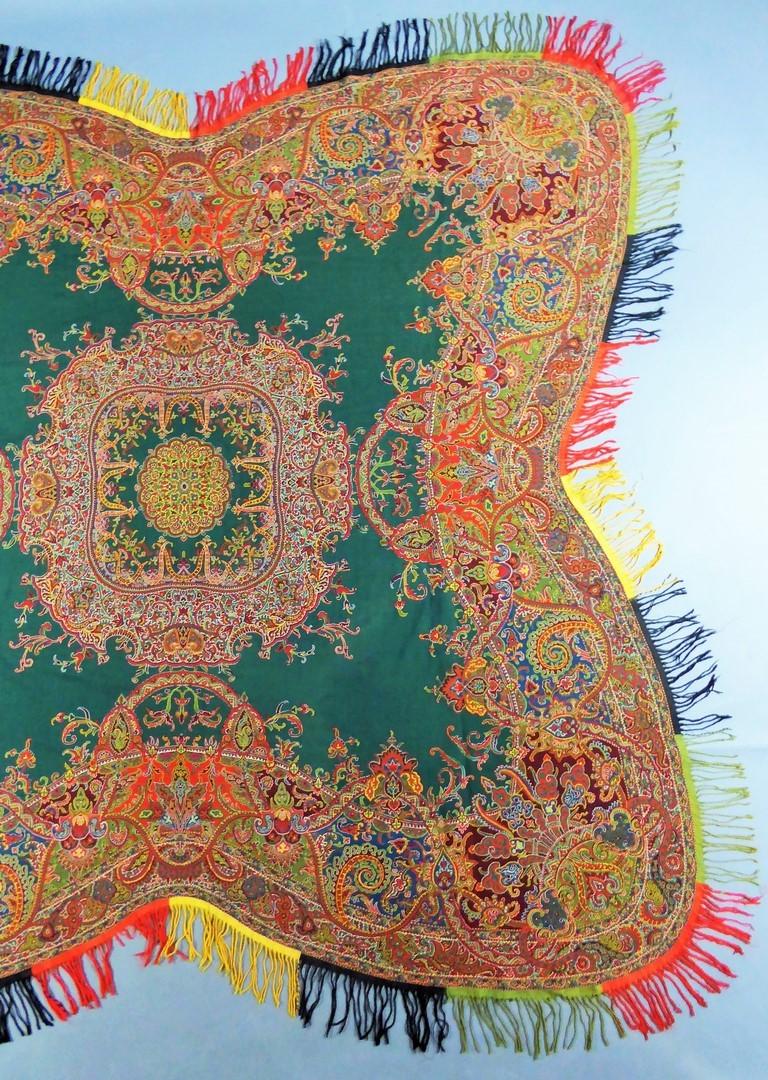 French Paisley Shawl called Palatin – Manufacture Fortier – Paris Circa 1839 For Sale 4