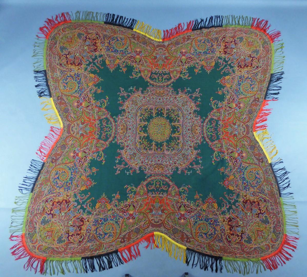 French Paisley Shawl called Palatin – Manufacture Fortier – Paris Circa 1839 For Sale 8