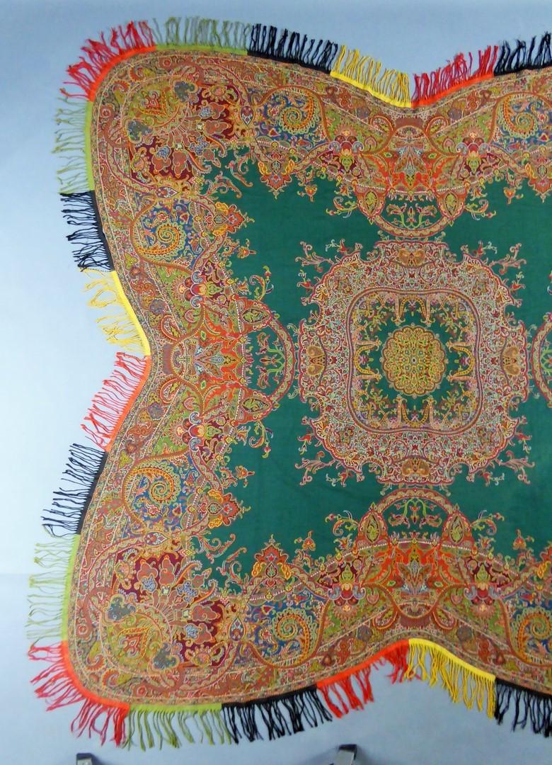 French Paisley Shawl called Palatin – Manufacture Fortier – Paris Circa 1839 For Sale 3