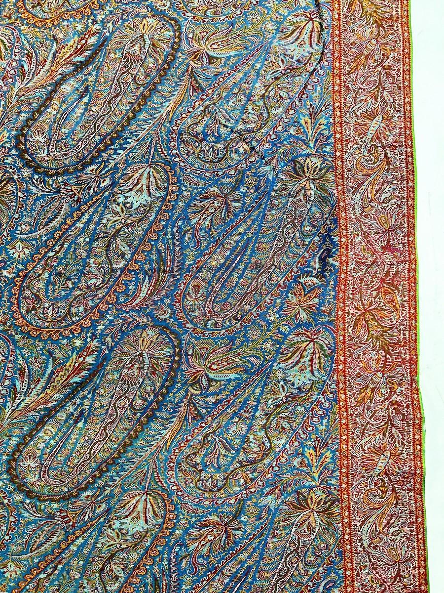 French paisley shawl with blue background decorated with Boteh - Lyon Circa 1850 2