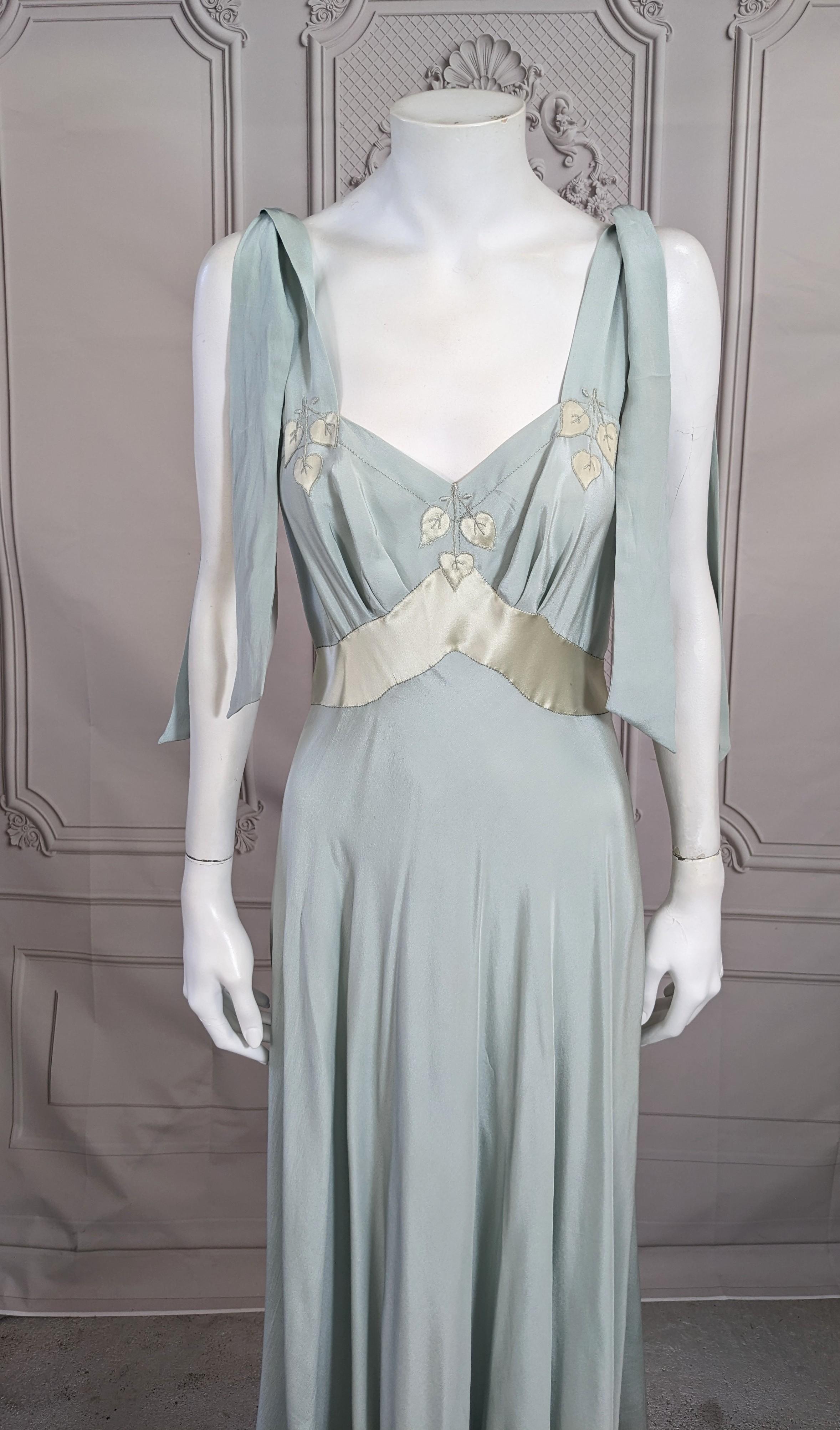   French Pale Slate Blue 1930s Silk Gown In Excellent Condition For Sale In New York, NY