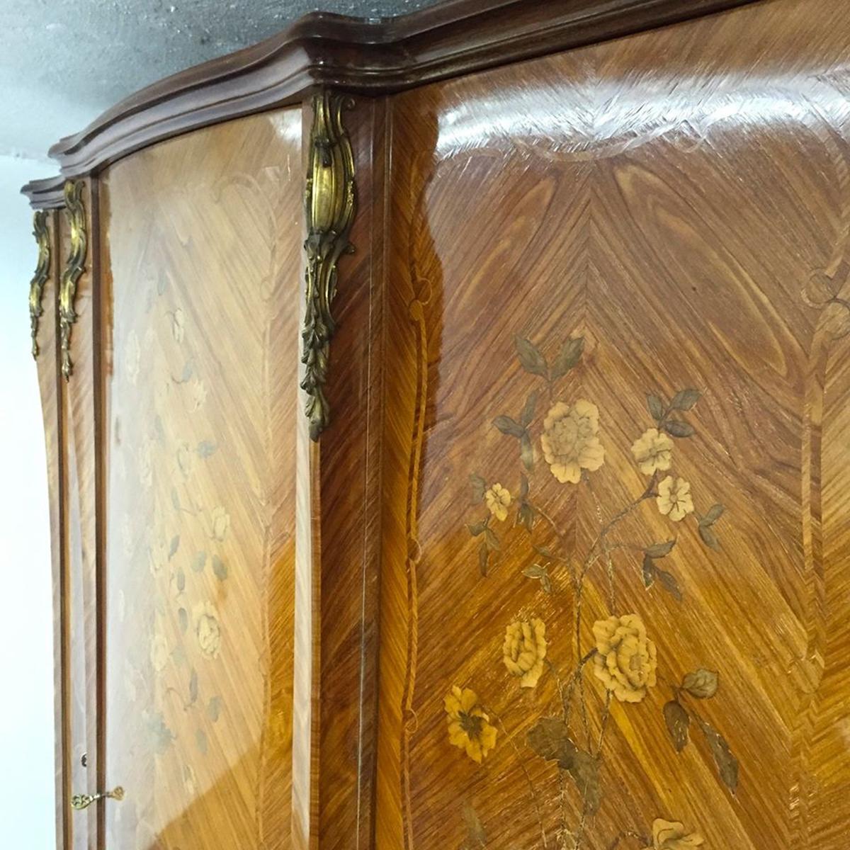 French Palisander Marquetry Armoire Louis XV Style For Sale 7