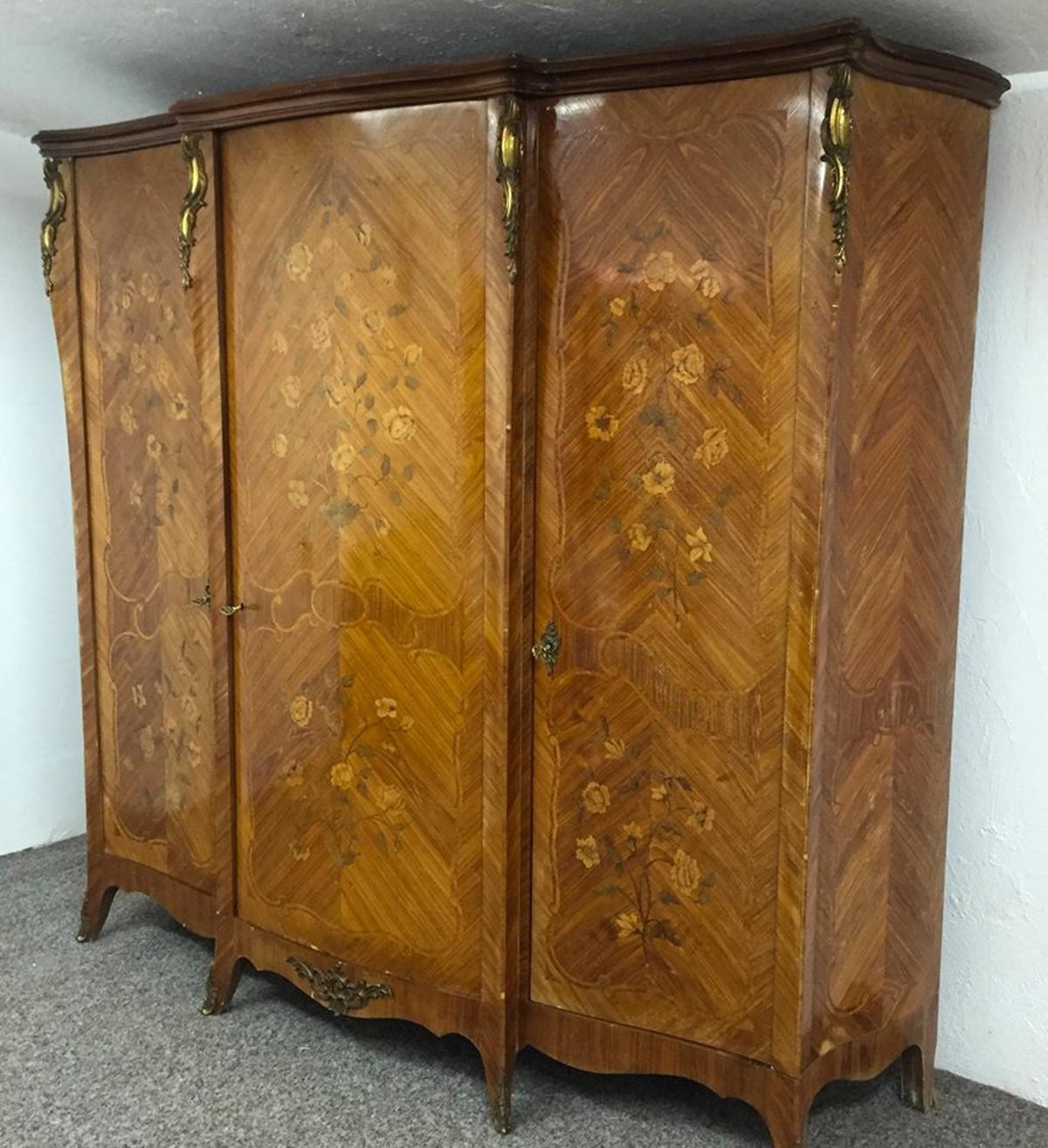 French Palisander Marquetry Armoire Louis XV Style For Sale 5