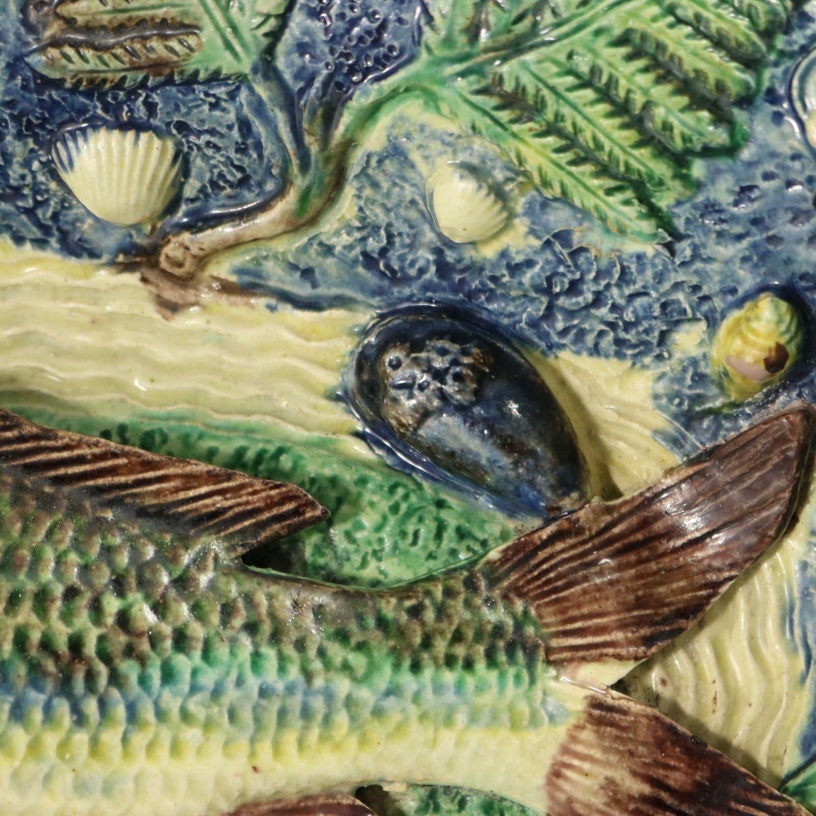 French Palissy Majolica Platter with Fish For Sale 1