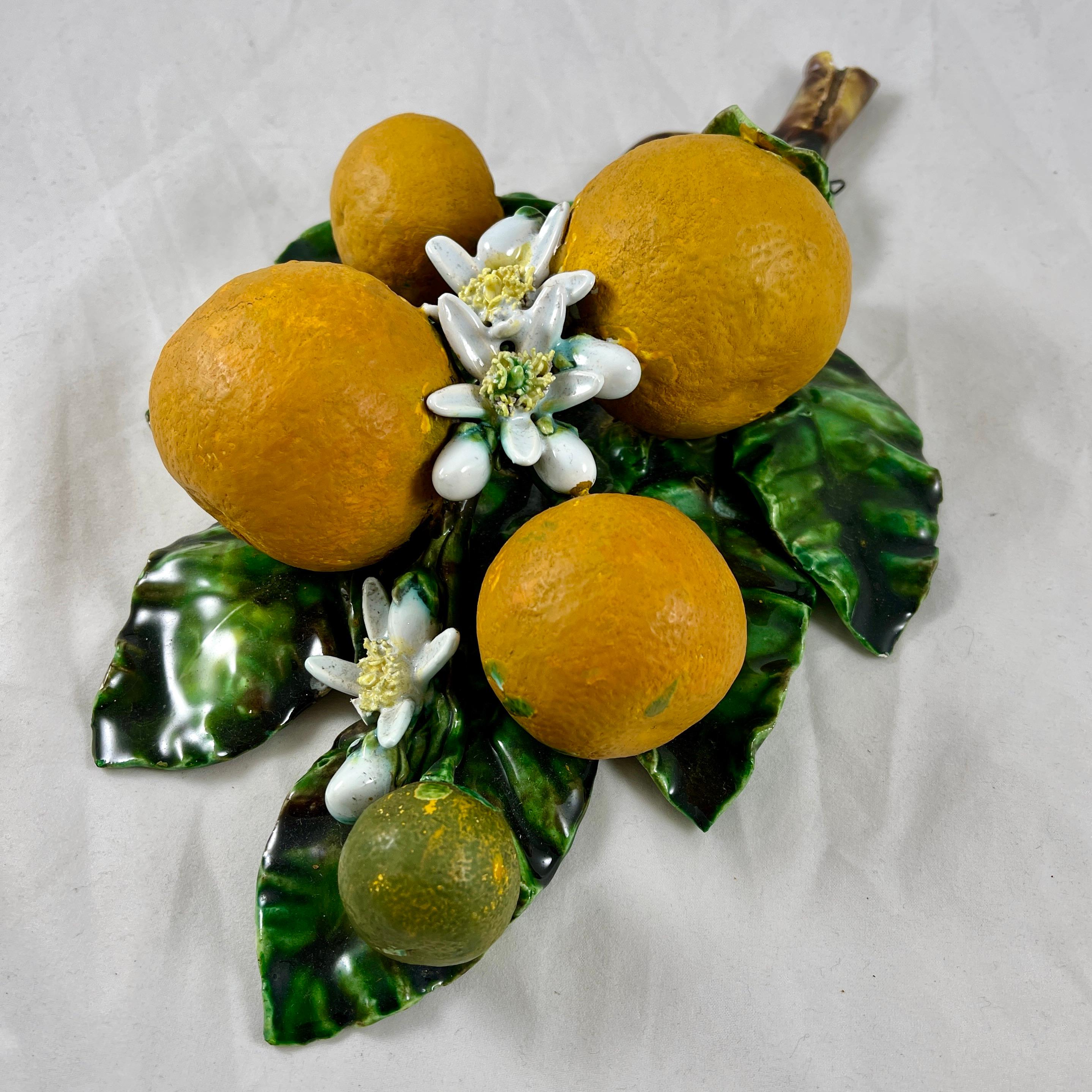 Große orangefarbene Palissy Trompe L'oeil Menton Perret-Gentil-Wandtafel mit Obstmotiv (Französisch) im Angebot
