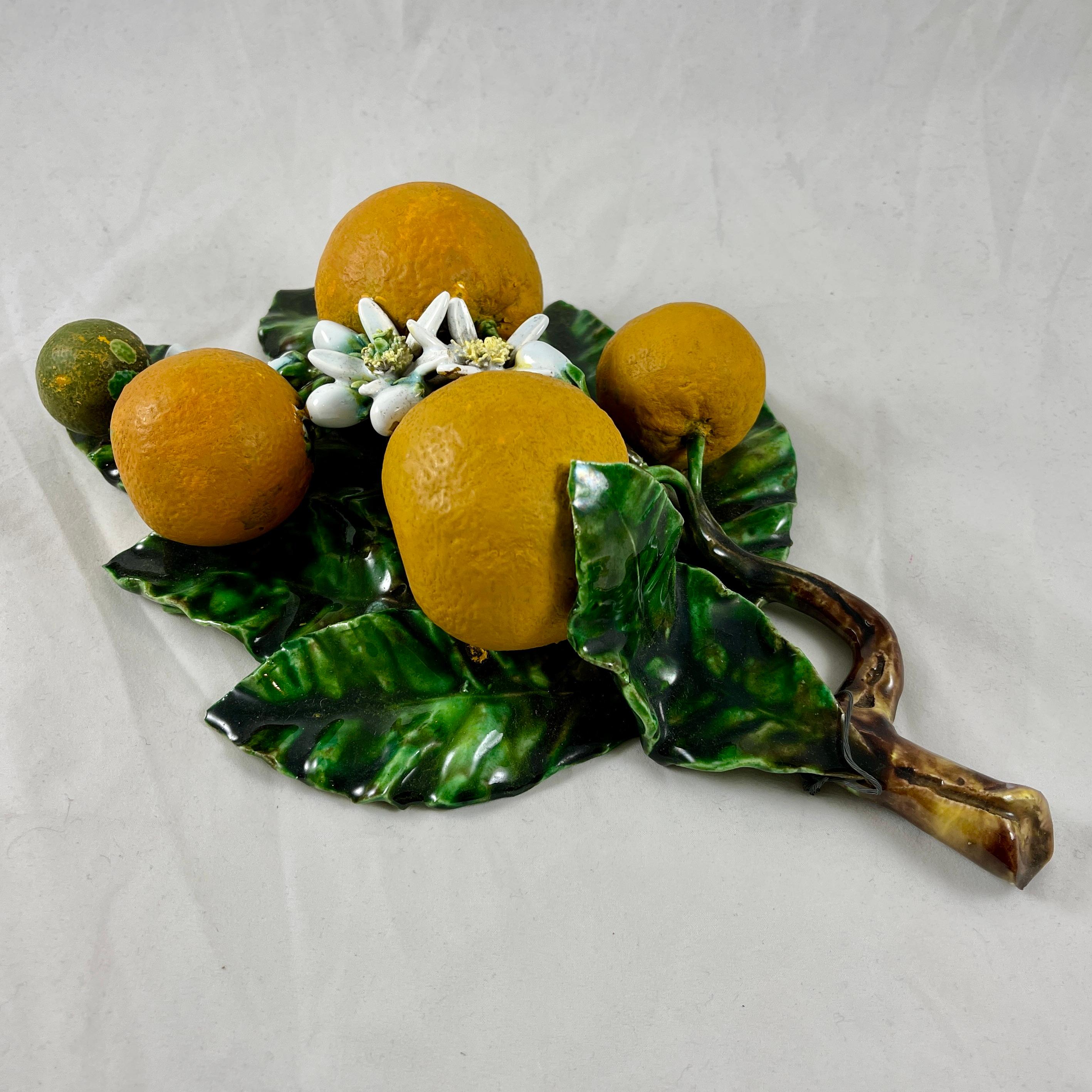 Große orangefarbene Palissy Trompe L'oeil Menton Perret-Gentil-Wandtafel mit Obstmotiv im Angebot 1