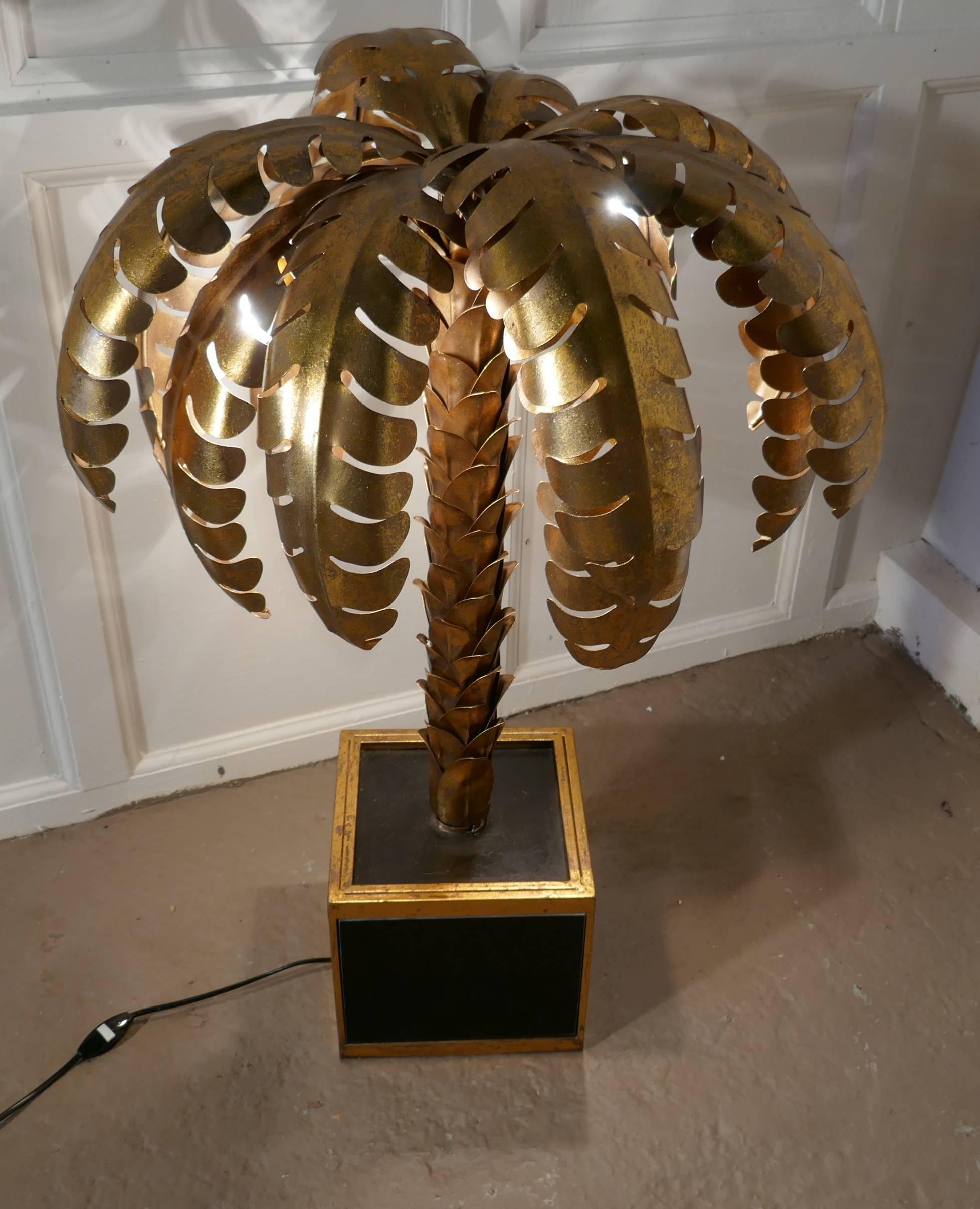 French Palm Tree Tole Ware Table Lamp from Maison Jansen, circa 1970 In Good Condition In Chillerton, Isle of Wight