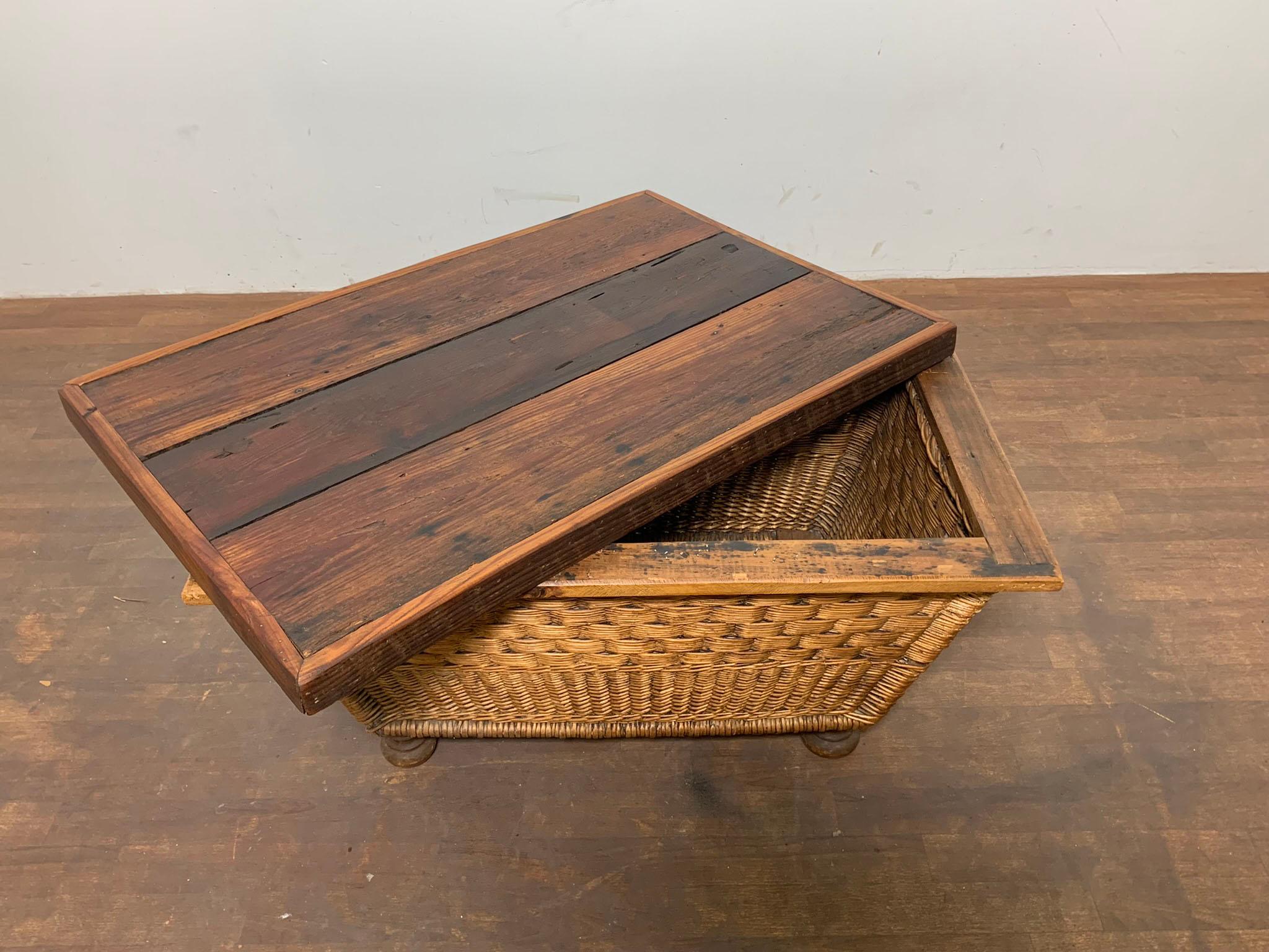 French Pantry Board and Basket Coffee Table Ca. 1970s In Good Condition In Peabody, MA