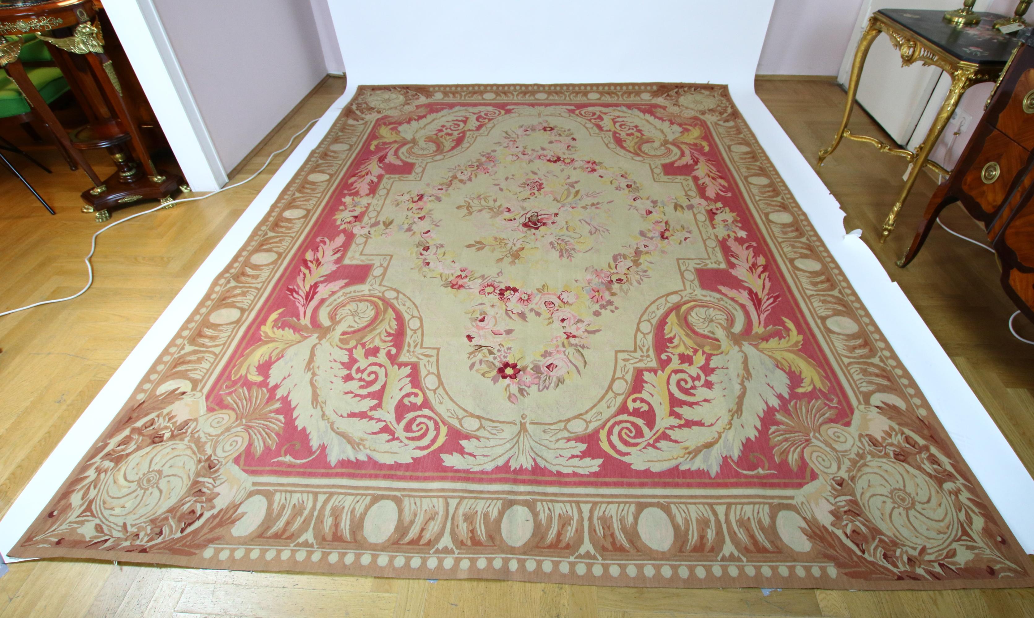 French/Paris Louis XVI Belle Epoque Floral Aubusson Carpet, circa 1900 For Sale 5