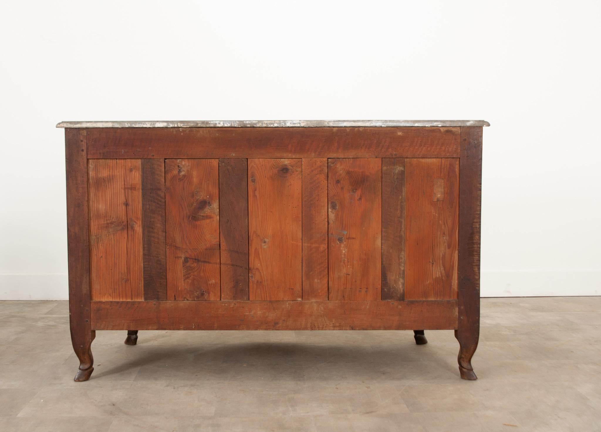 French Parisian 18th Century Rosewood Commode For Sale 7