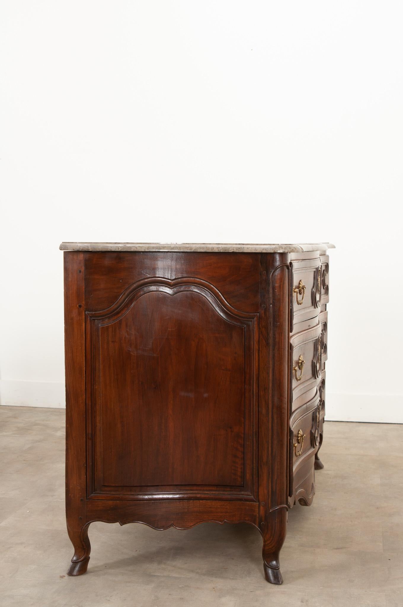 French Parisian 18th Century Rosewood Commode For Sale 8