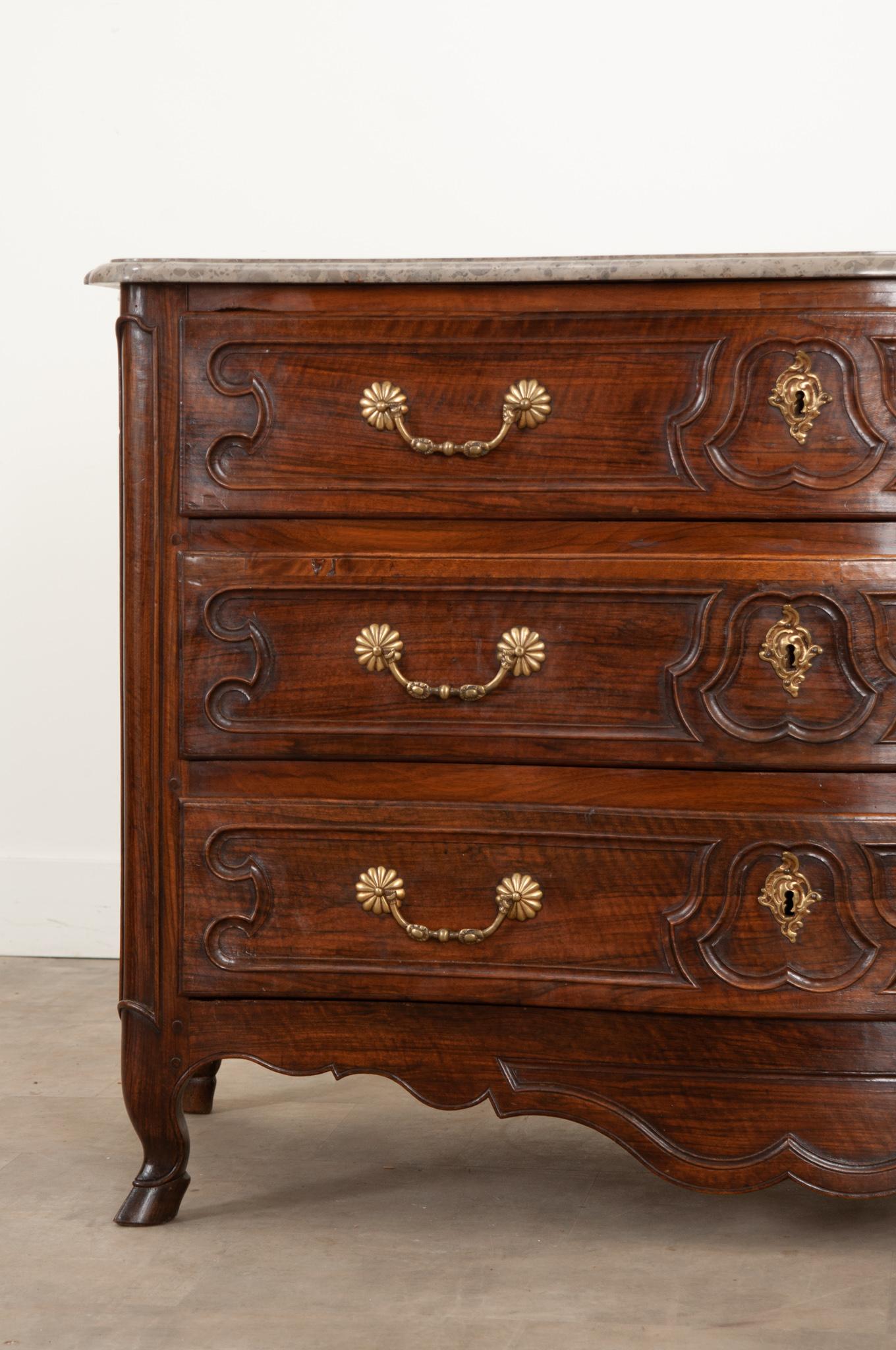 French Parisian 18th Century Rosewood Commode In Good Condition For Sale In Baton Rouge, LA