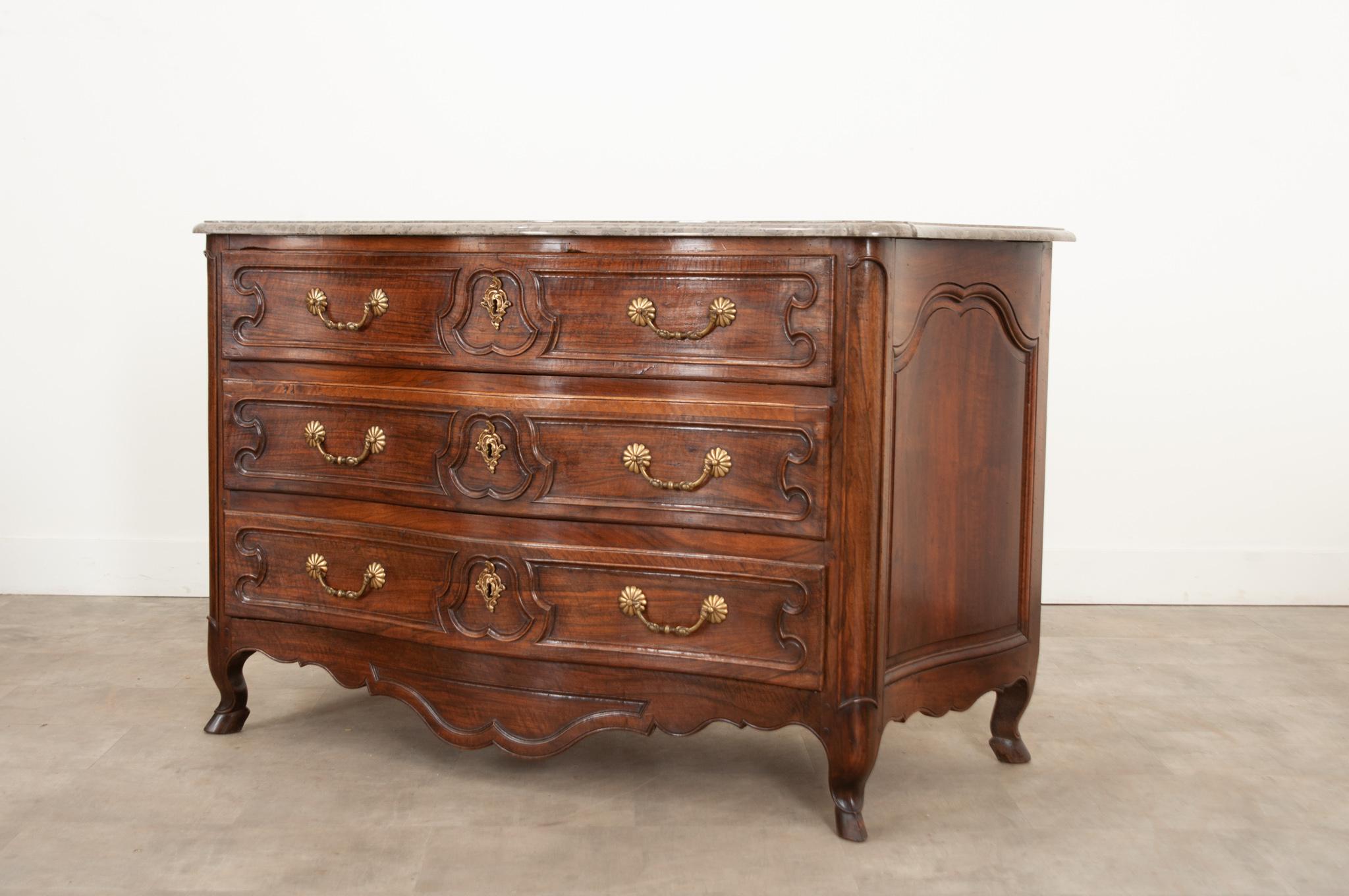 French Parisian 18th Century Rosewood Commode For Sale 1