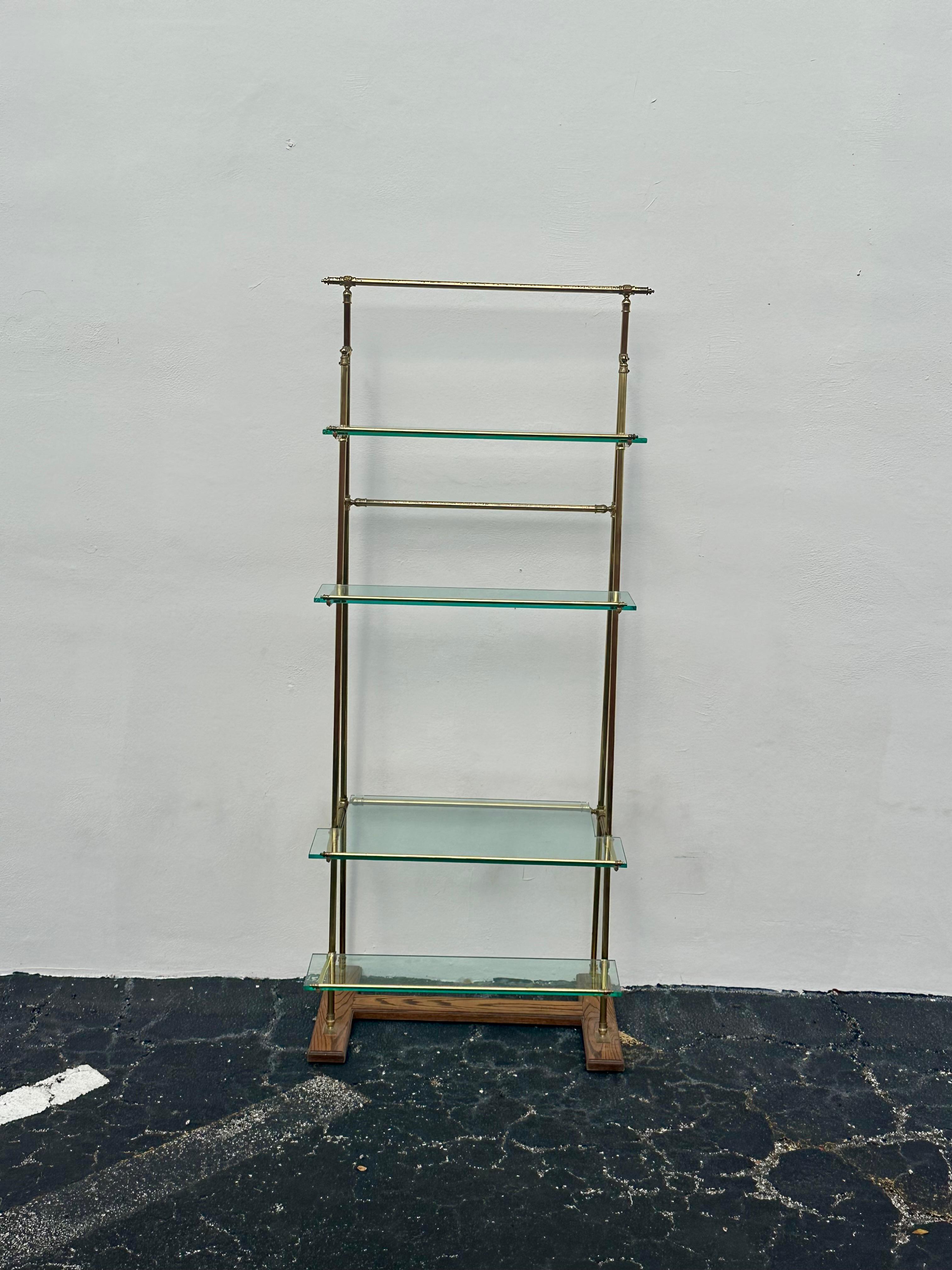 Art Déco Espositore per liquori parigino da bar o bistrot in ottone, vetro, legno, scaffale in vendita