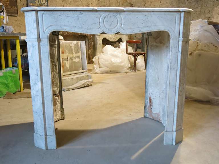 French Parisian Louis XV style (Pompadour) fireplace in white marble with some blue-gray veins.
Beautiful quality of antique marble hand-carved in the 1870s. From Paris-France.
Firebox: Width 33.9 inches x high 33.5 inches.
More info on demand.
