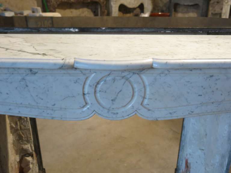 19th Century French Parisian Louis XV Style Fireplace White Marble 1870s Paris, France For Sale