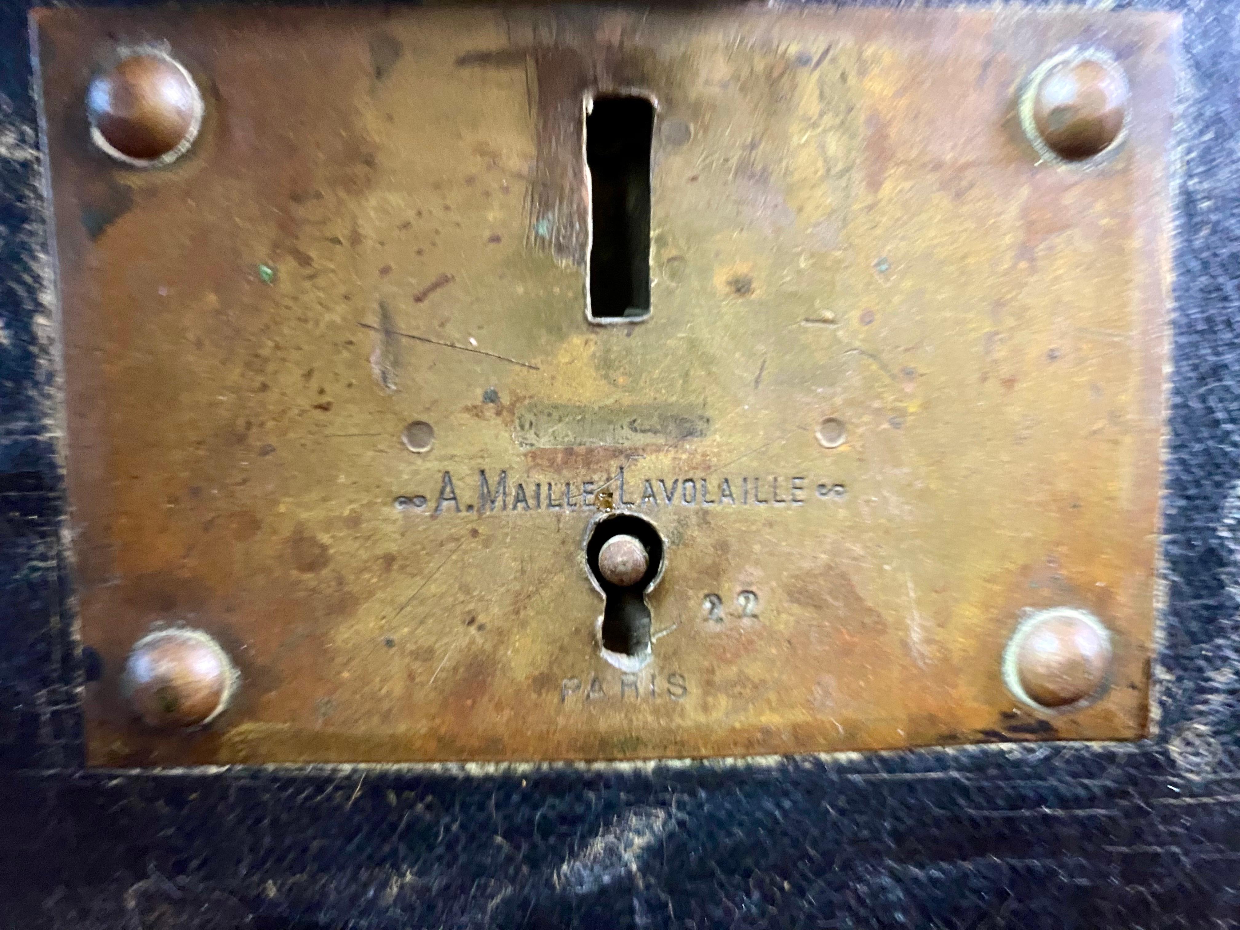 Malle de voyage Parisienne en bois noir et laiton - 19ème Paris France Bon état - En vente à Beuzevillette, FR