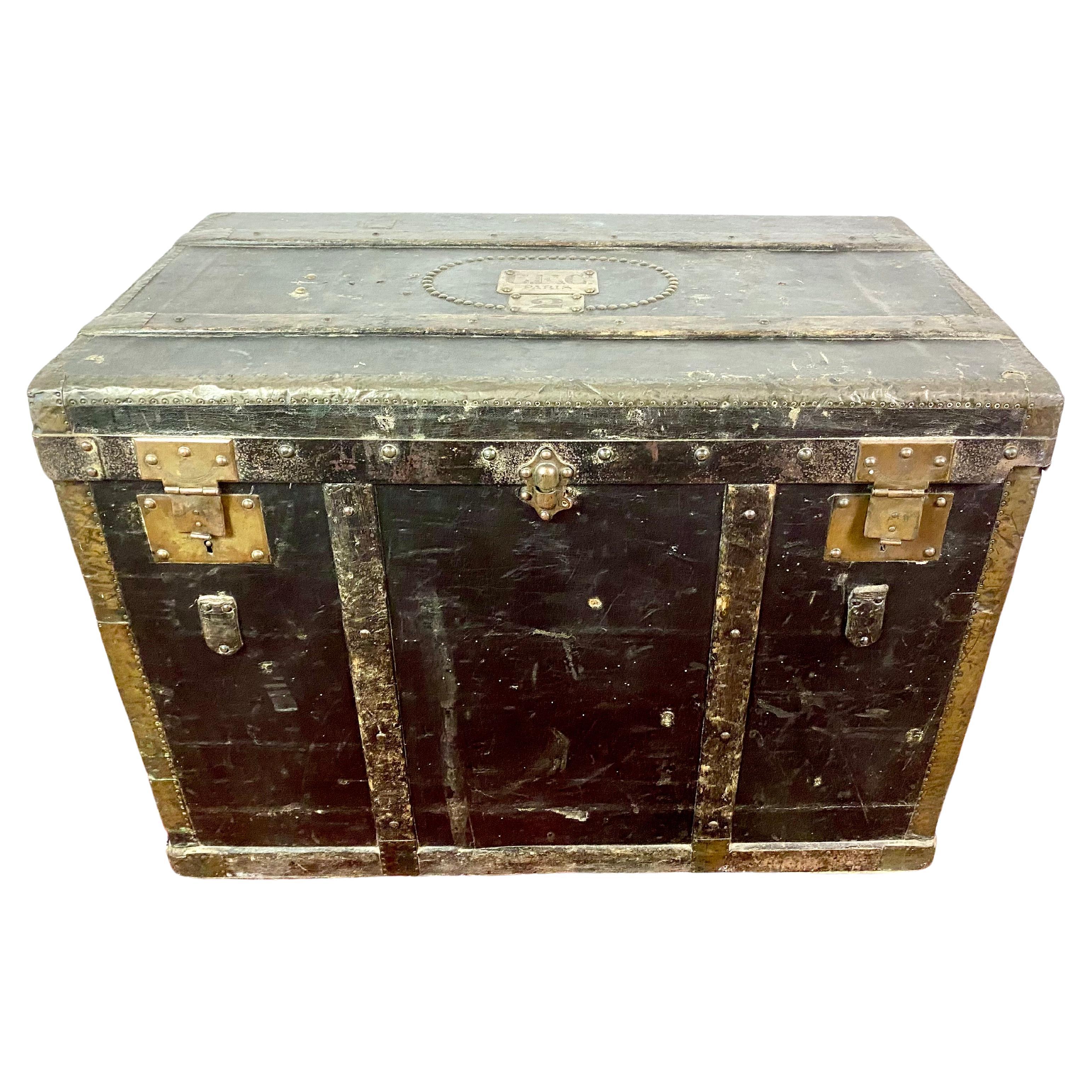 French Parisienne Black wood and brass travel trunk - 19th Paris France For Sale