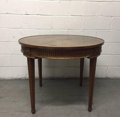 Mesa de centro francesa con tapa de parquet de nogal