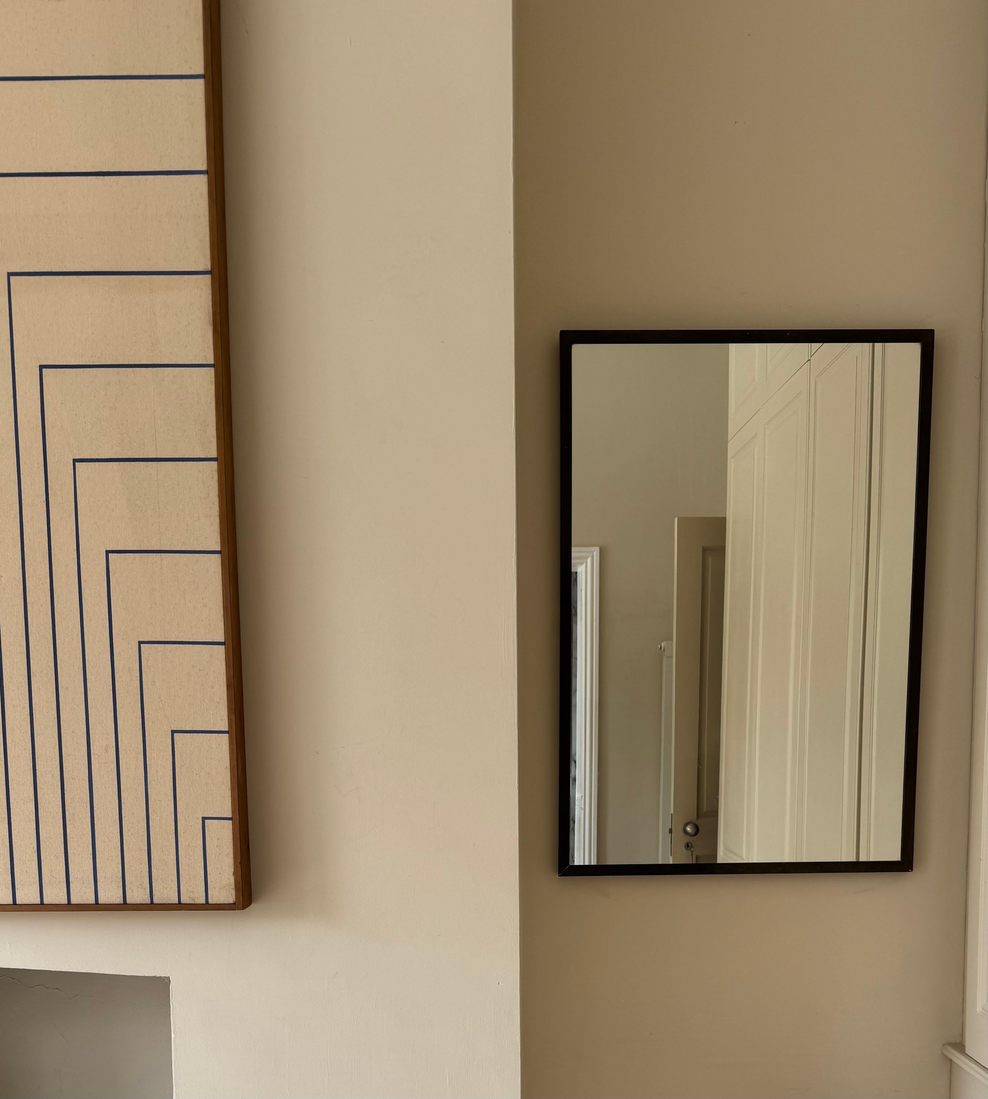Miroir français en laiton patiné encadré C.I.C. en vente 2