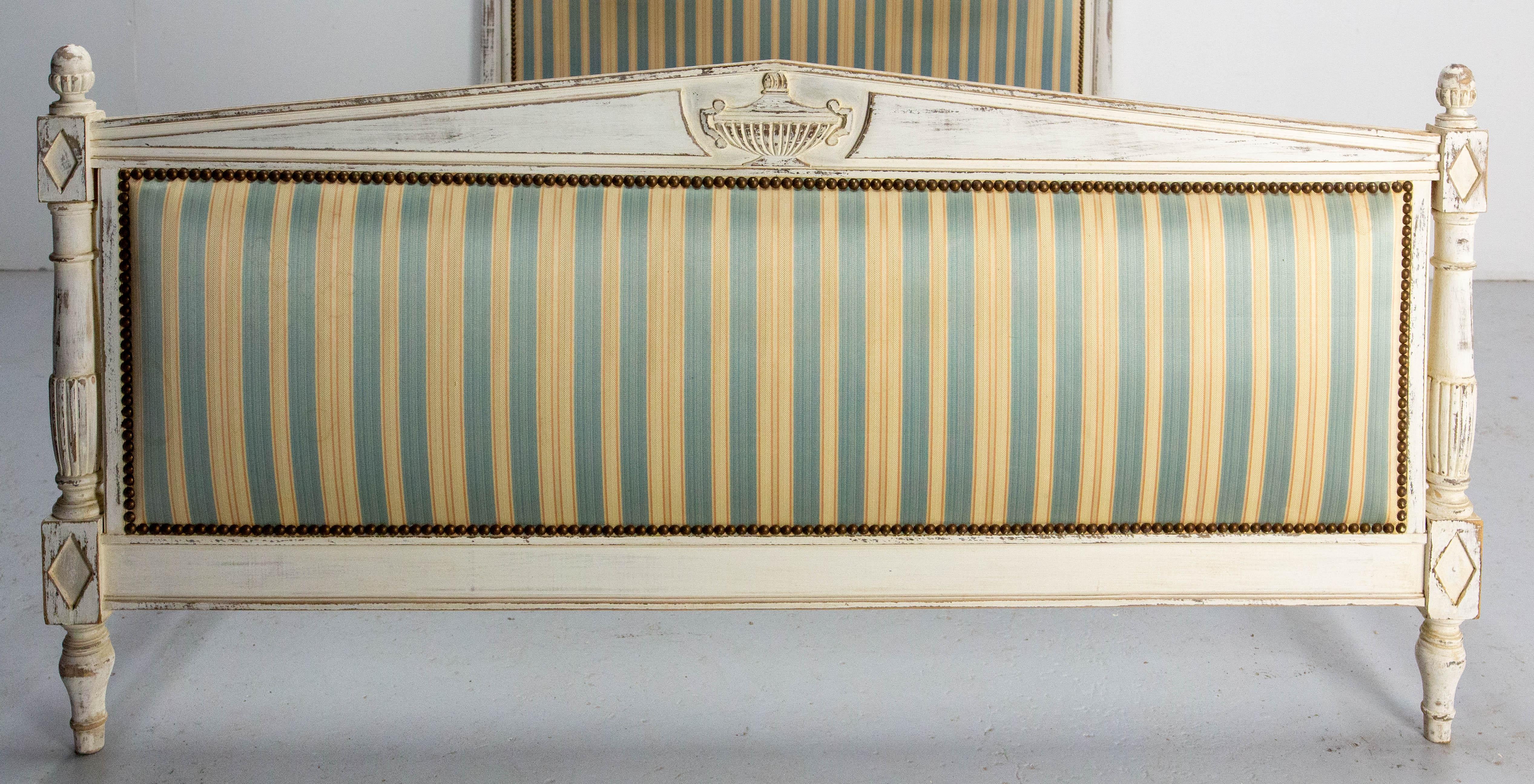 French Patinated Wood Bed Full Size or Double Bed Louis XVI Style, circa 1900 For Sale 4