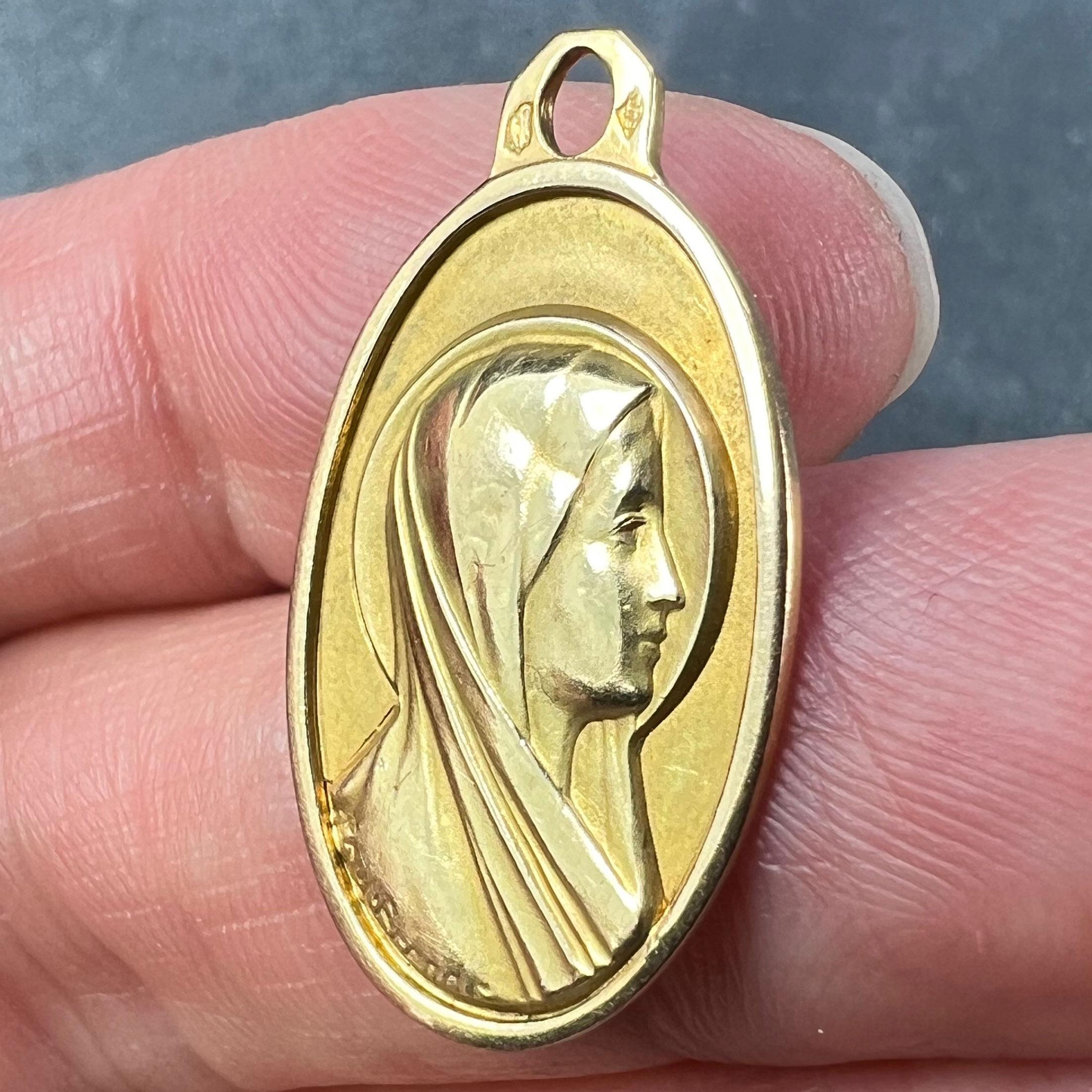 Paul Brandt Pendentif breloque Vierge Marie en or jaune 18 carats français en vente 2