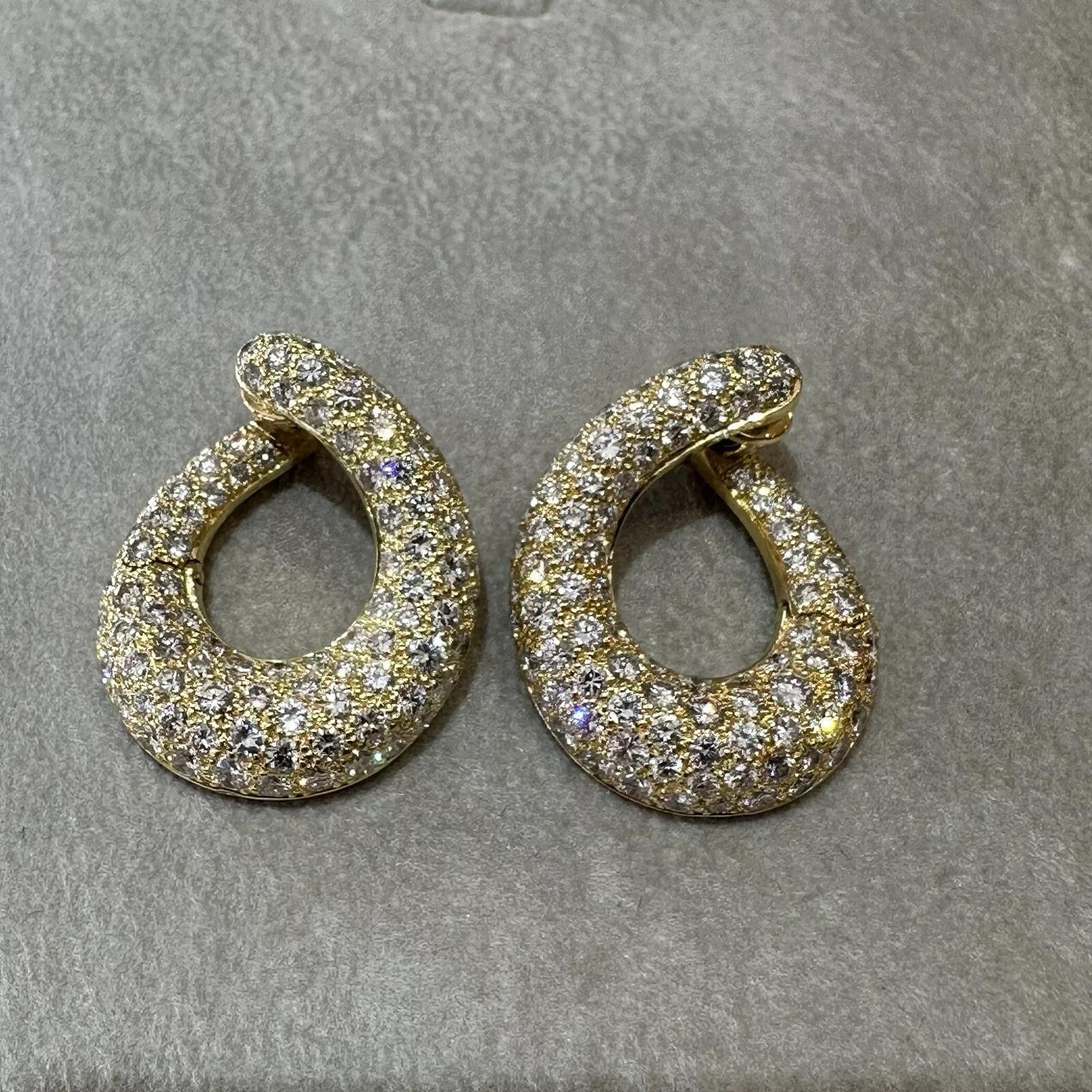 French Pave Diamond Crescent Hoop Earrings in 18k Yellow Gold In Excellent Condition For Sale In La Jolla, CA