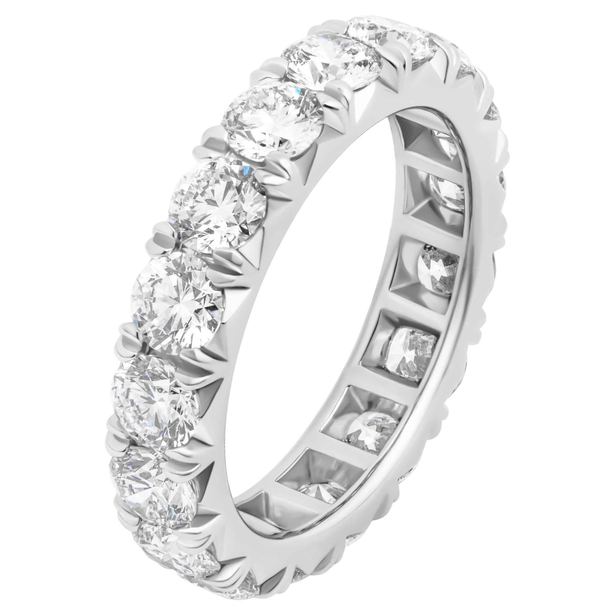 Anillo de eternidad con pavé francés