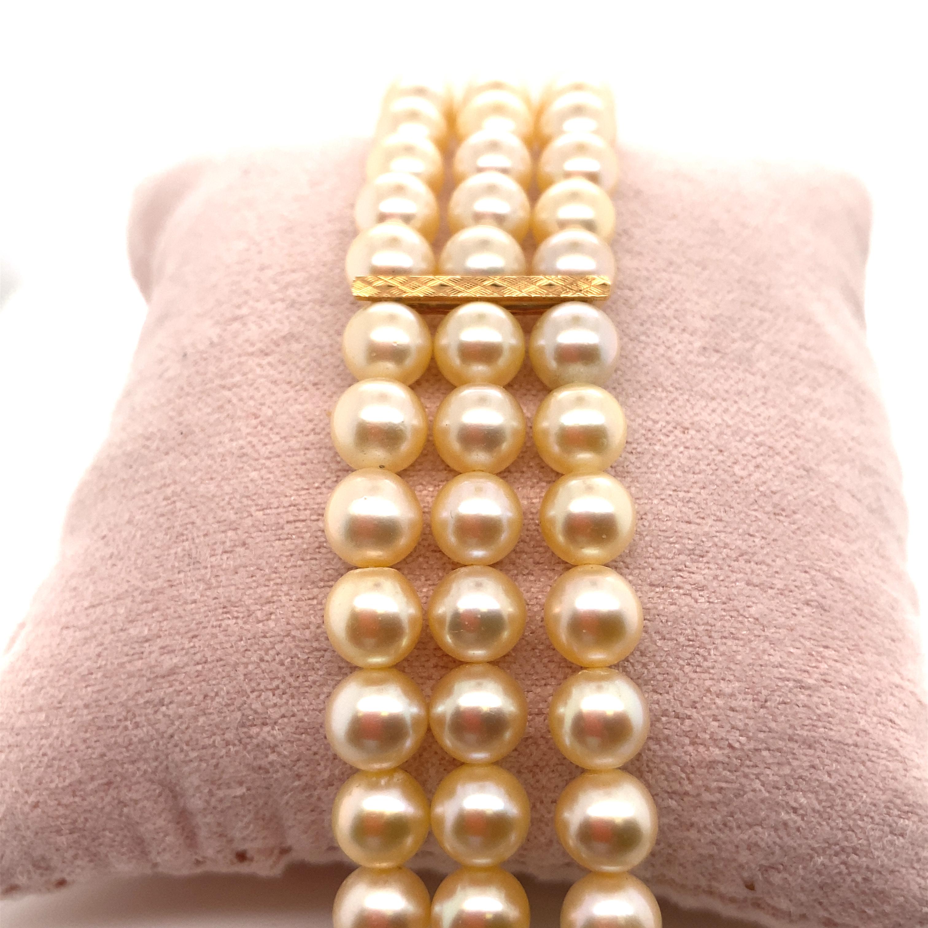 French Pearl Bracelet Vintage with 18 Carats Barrettes Gold In Excellent Condition For Sale In Vannes, FR