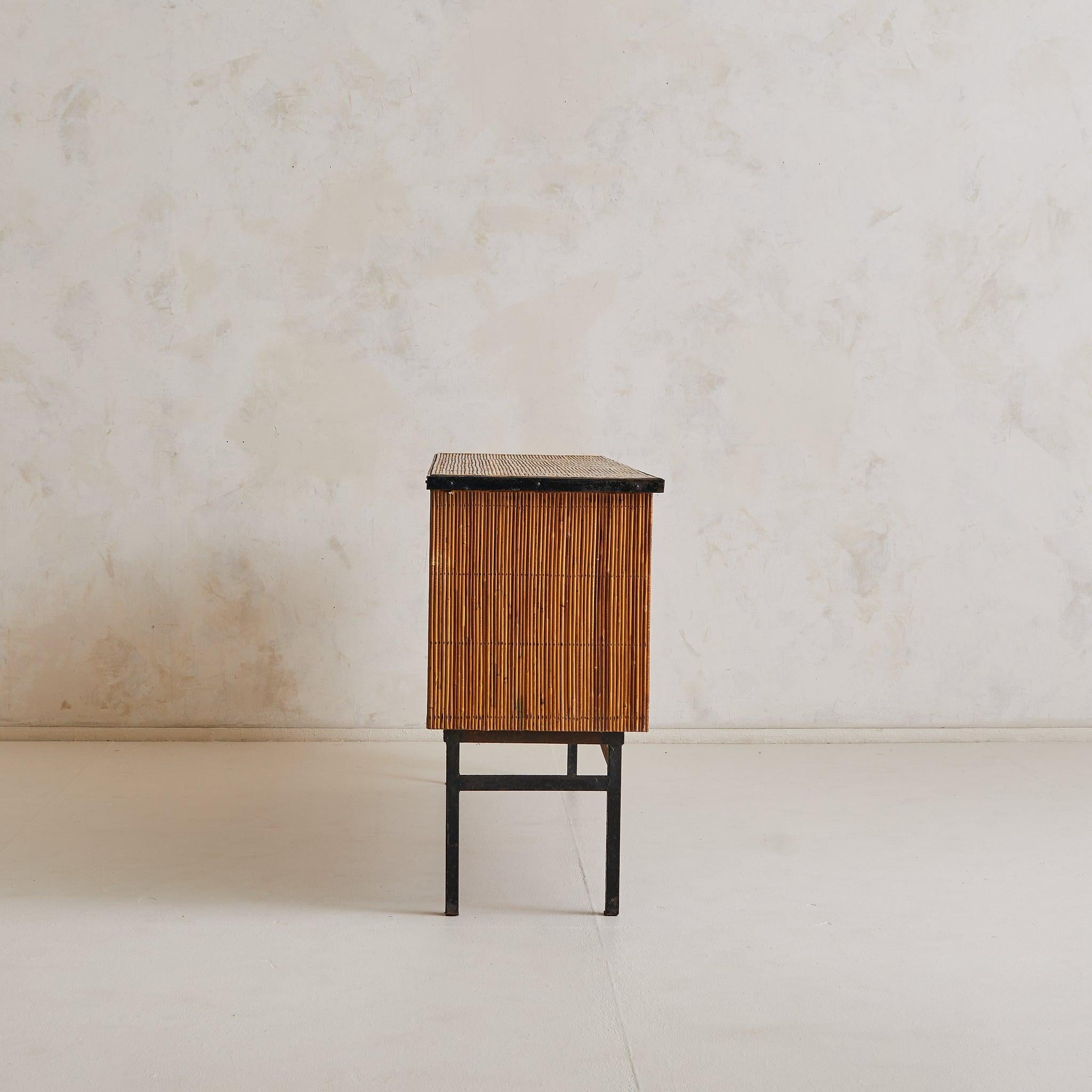 French Pencil Reed Sideboard with Iron Base, 1960s en Bueno estado para la venta en Chicago, IL