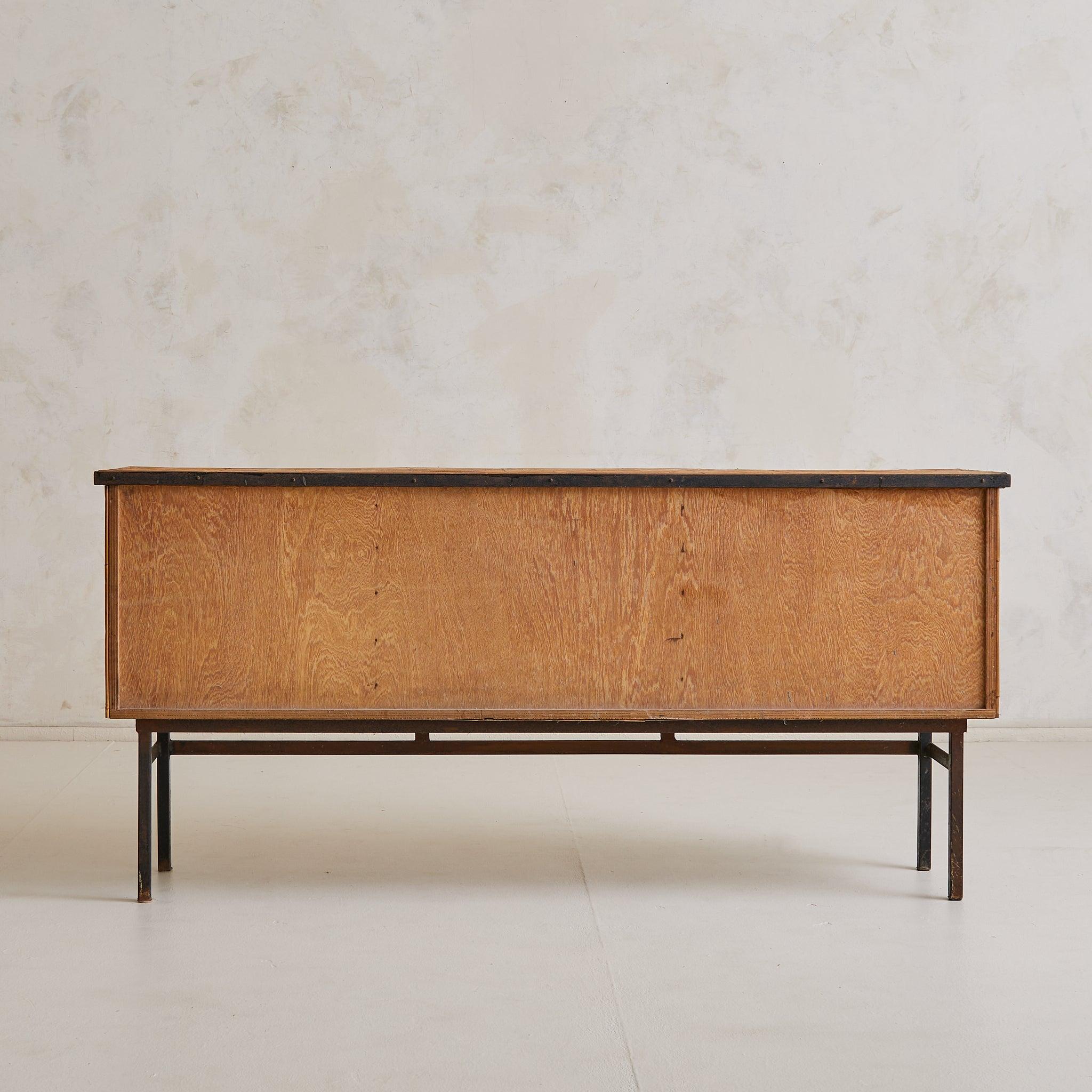 French Pencil Reed Sideboard with Iron Base, 1960s mediados del siglo XX en venta