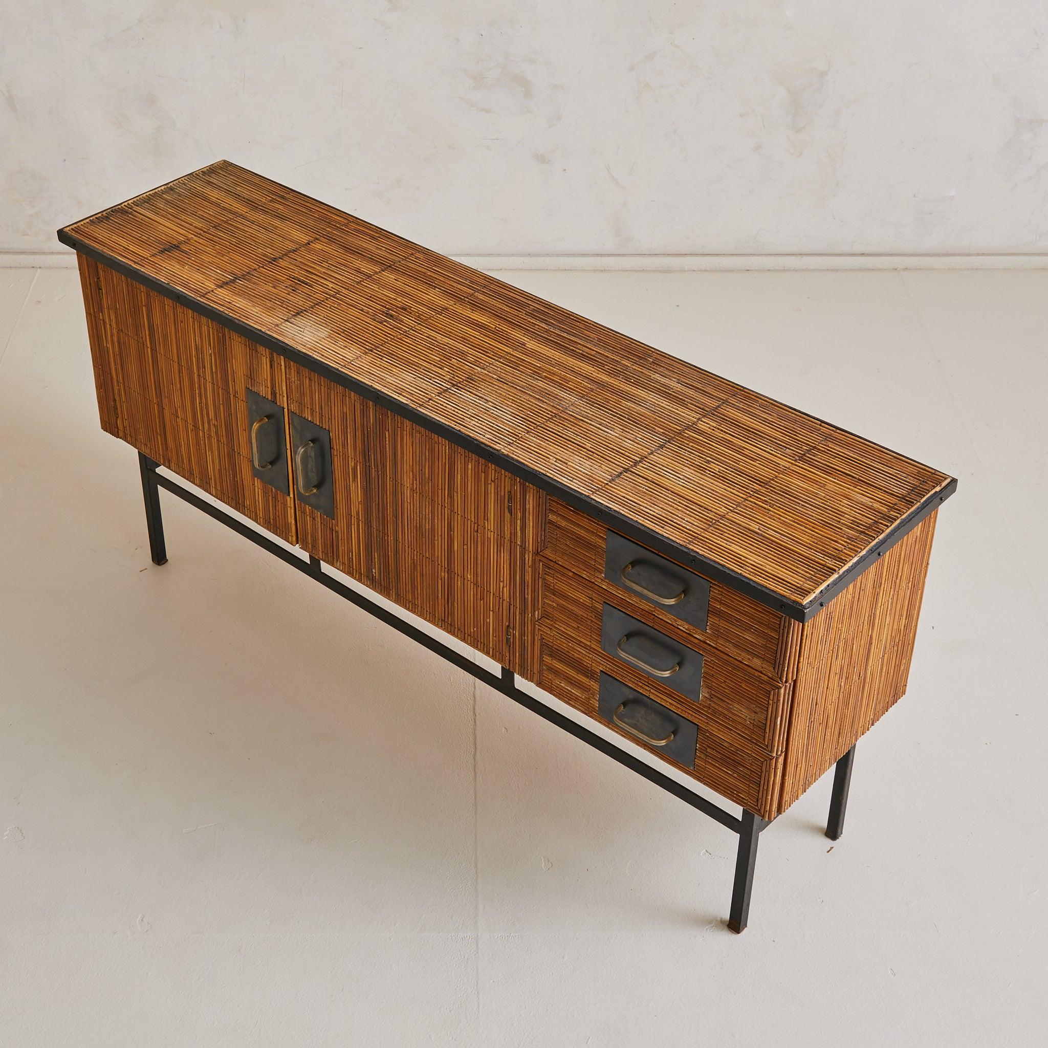 French Pencil Reed Sideboard with Iron Base, 1960s Ratán en venta