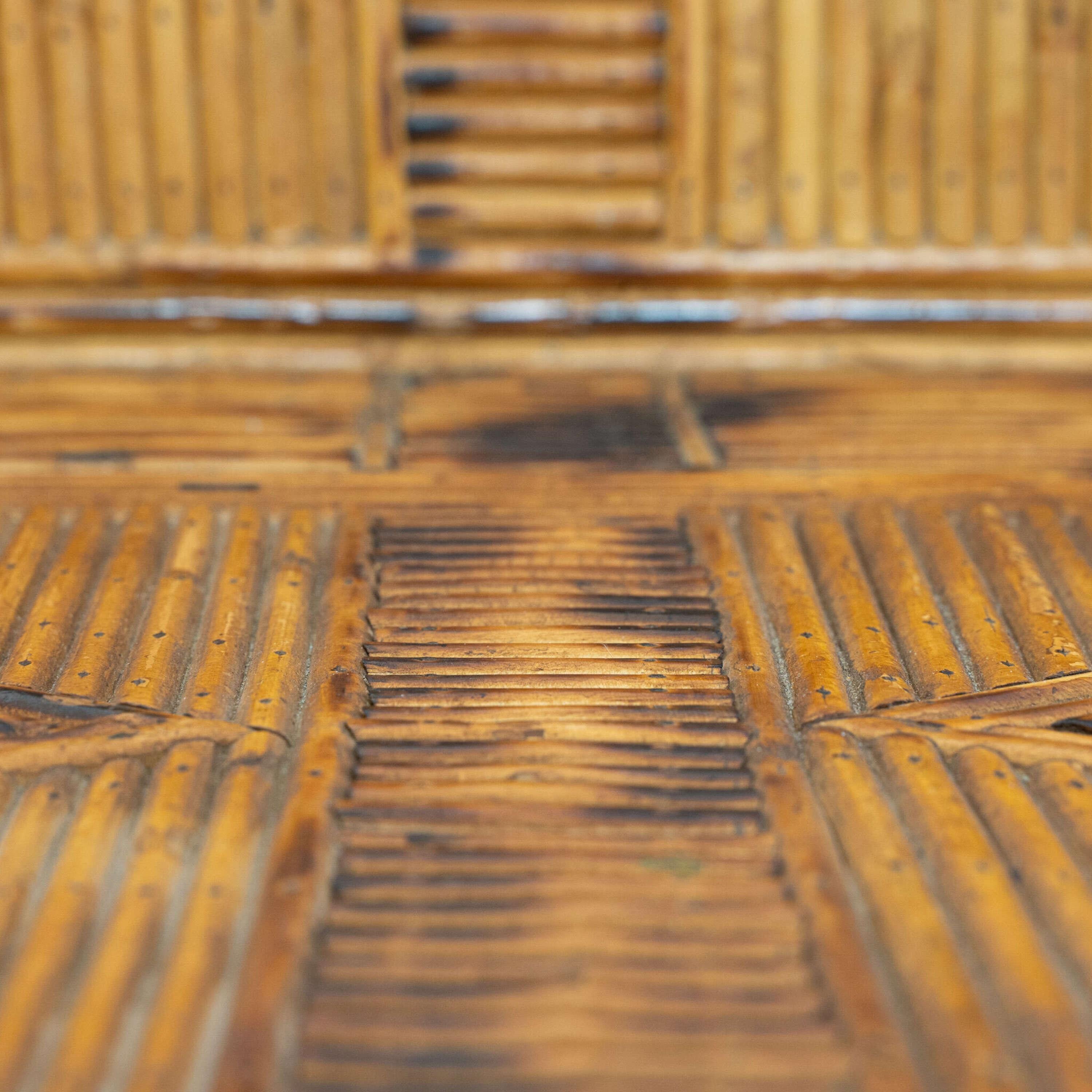 Bambù Cofanetto in bambù con canne a matita francese in vendita