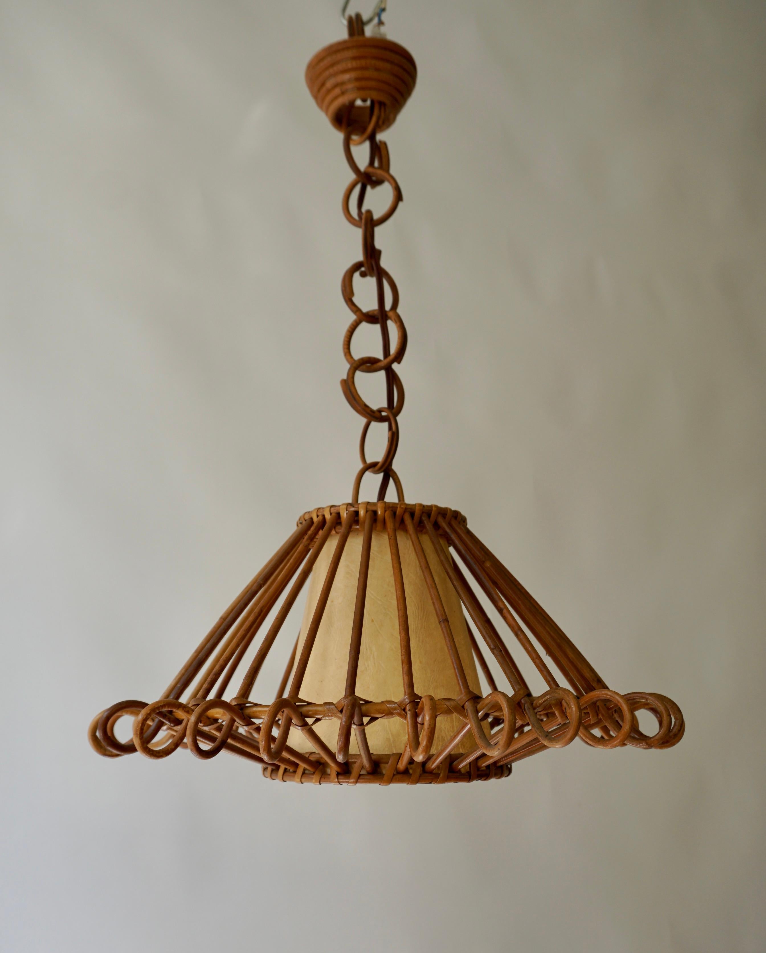 French Pendant Light or Lantern in Rattan, 1950s In Good Condition For Sale In Antwerp, BE