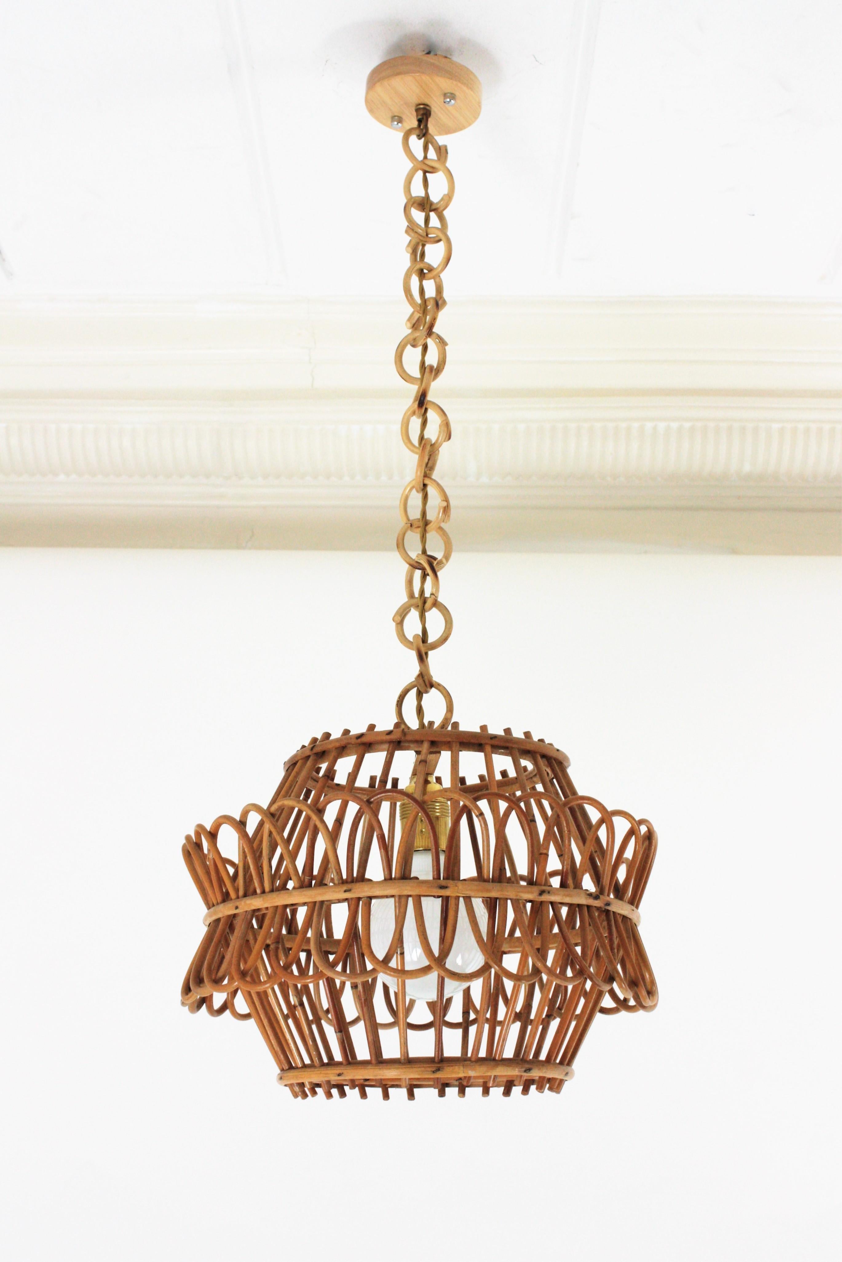 French Pendant Light or Lantern in Rattan, 1950s In Good Condition For Sale In Barcelona, ES