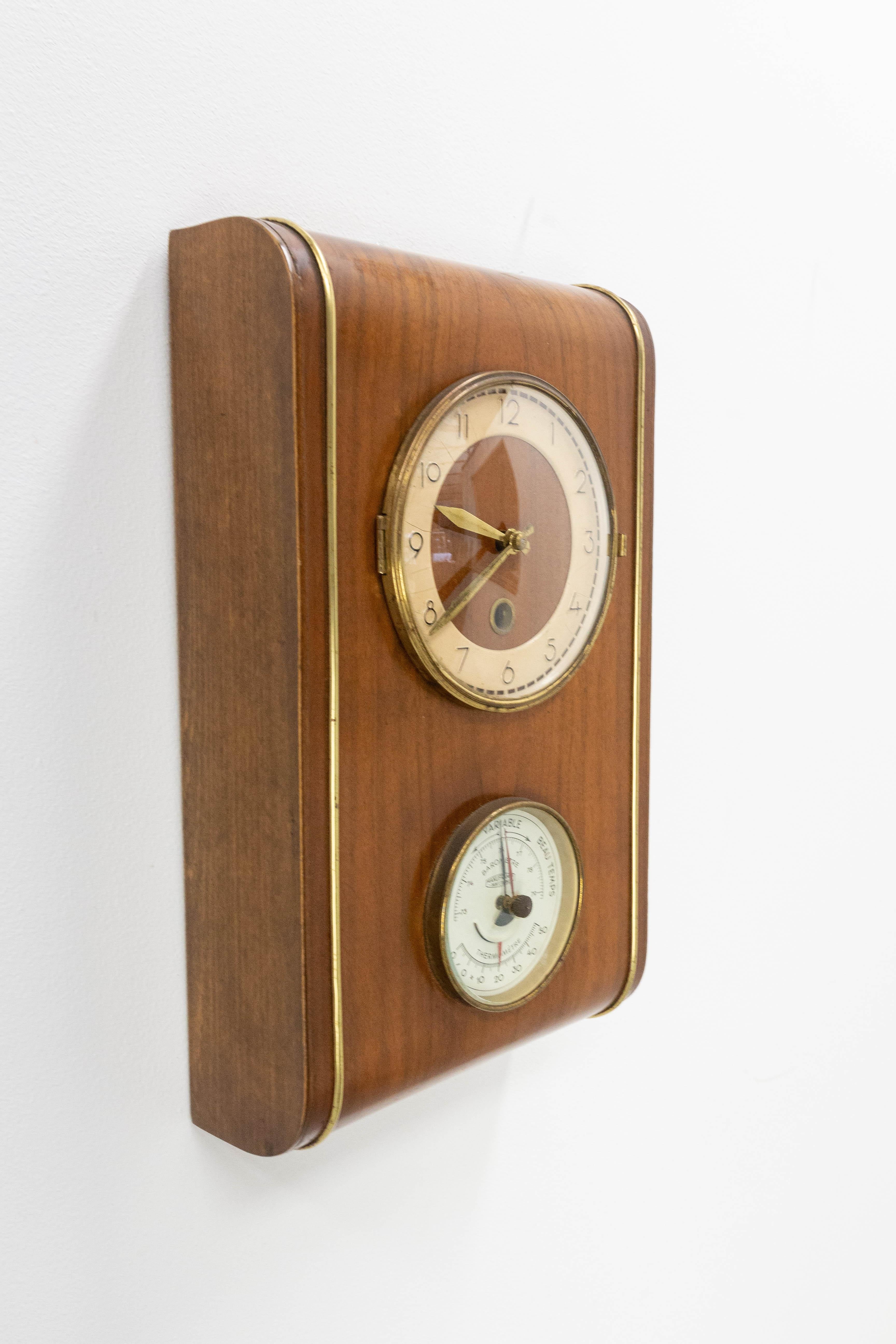 French Pendulum Clock & Aneroid Barometer, circa 1960 In Good Condition For Sale In Labrit, Landes