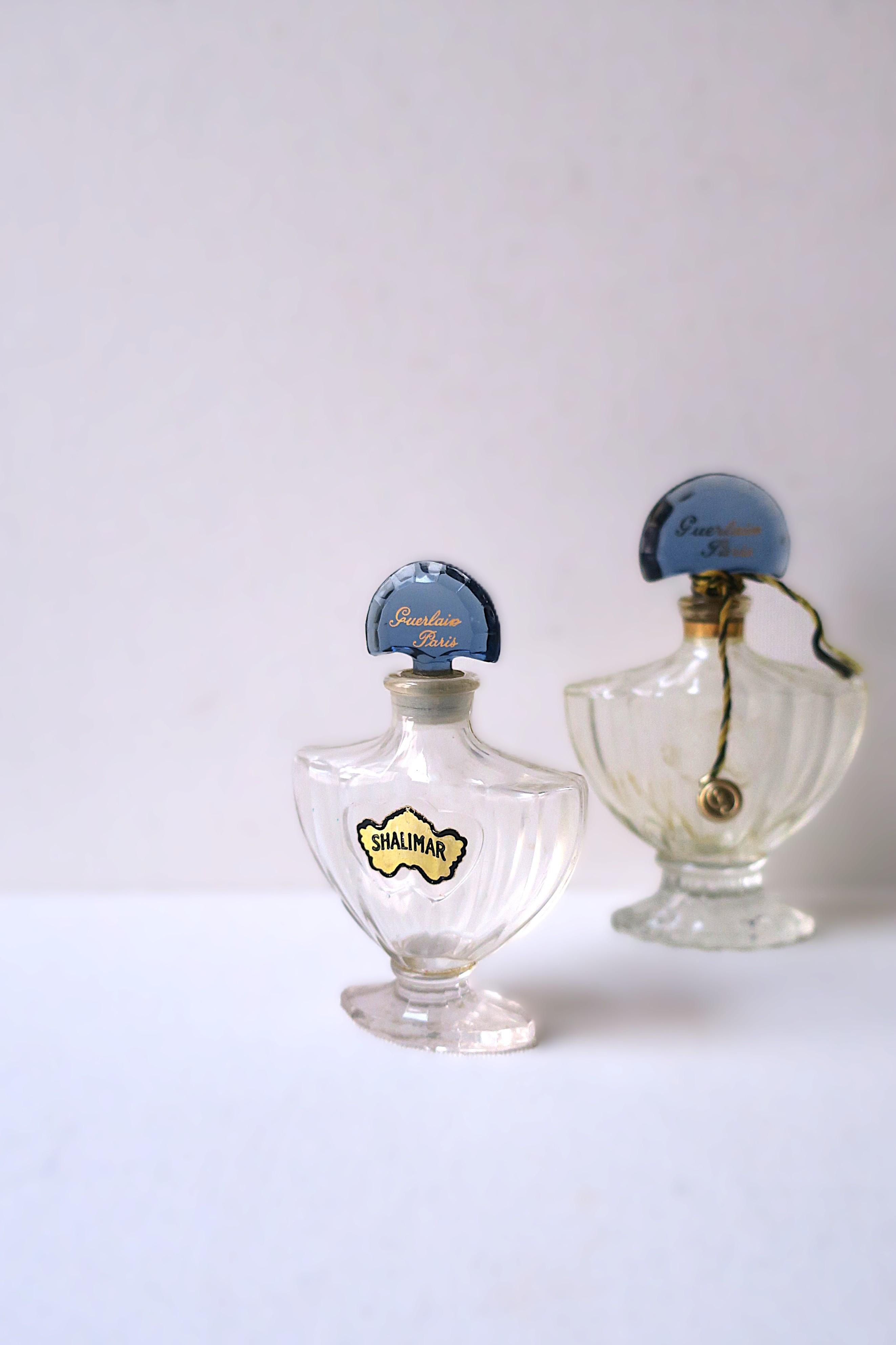 Cristallo Bottiglie di profumo francese Shalimar Guerlain Paris in vendita
