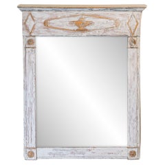 Miroir Trumeau d'époque française avec peinture vieillie, fin du 18ème siècle