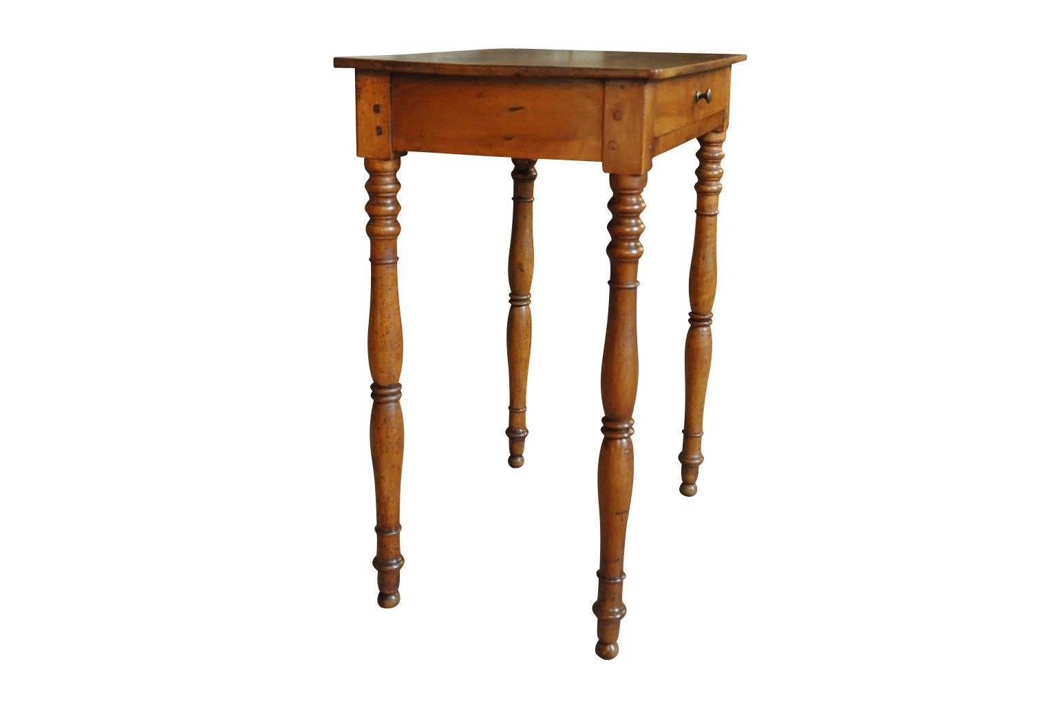 Beistelltisch aus der französischen Periode Louis Philippe im Zustand „Gut“ im Angebot in Round Top, TX