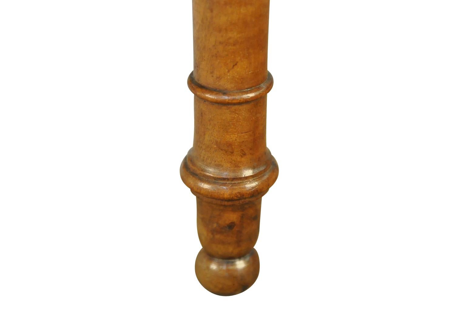 Beistelltisch aus der französischen Periode Louis Philippe im Angebot 2