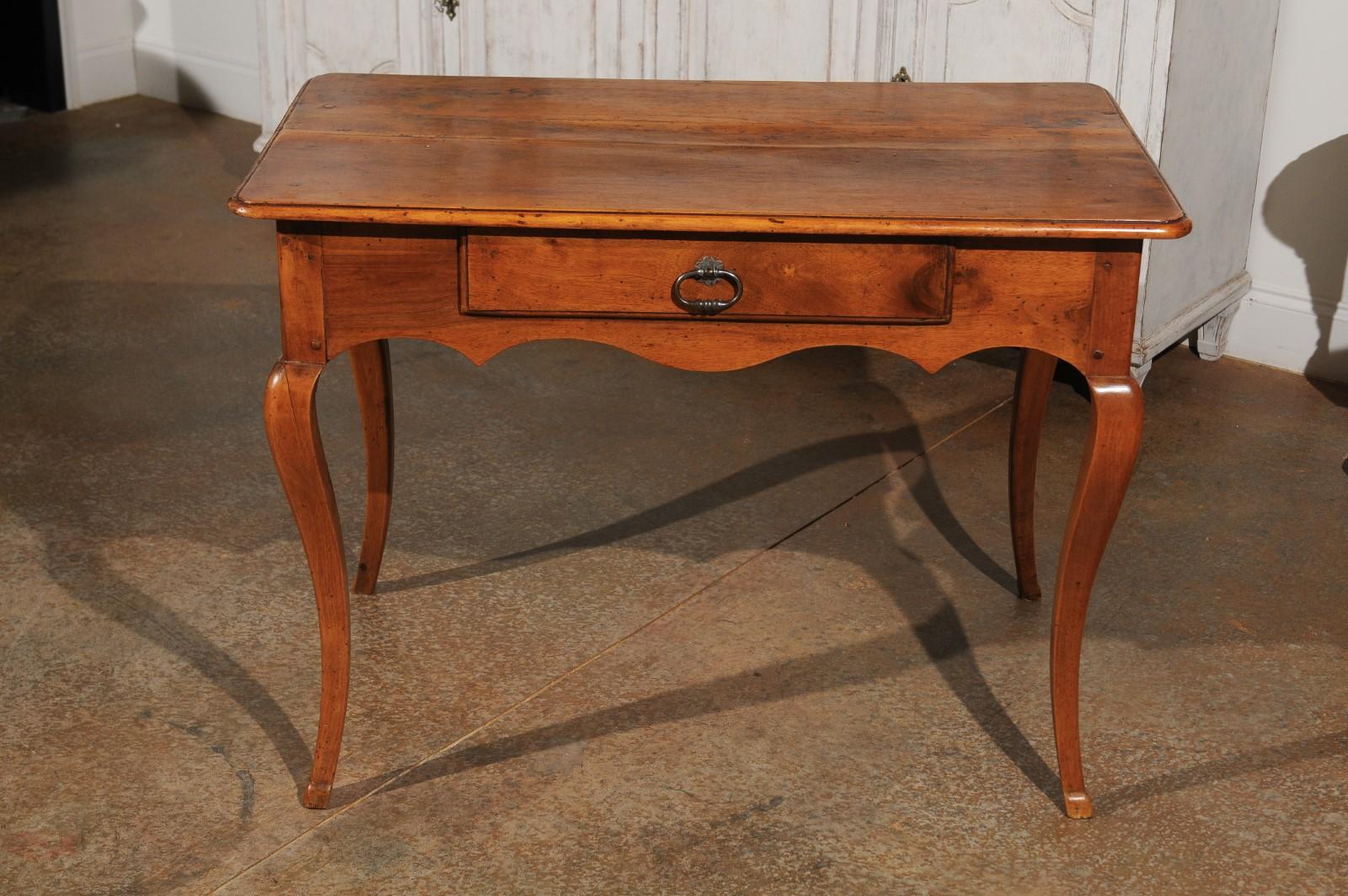 French Period Louis XV 18th Century Walnut Table with Drawer and Cabriole Legs 3