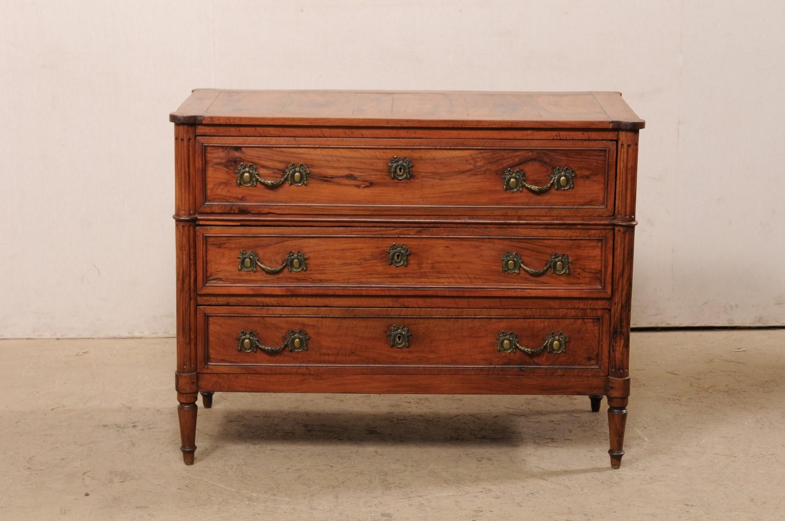 French Period Neoclassical Commode w/Beautiful Wood Grain & Neoclassic Hardware For Sale 7