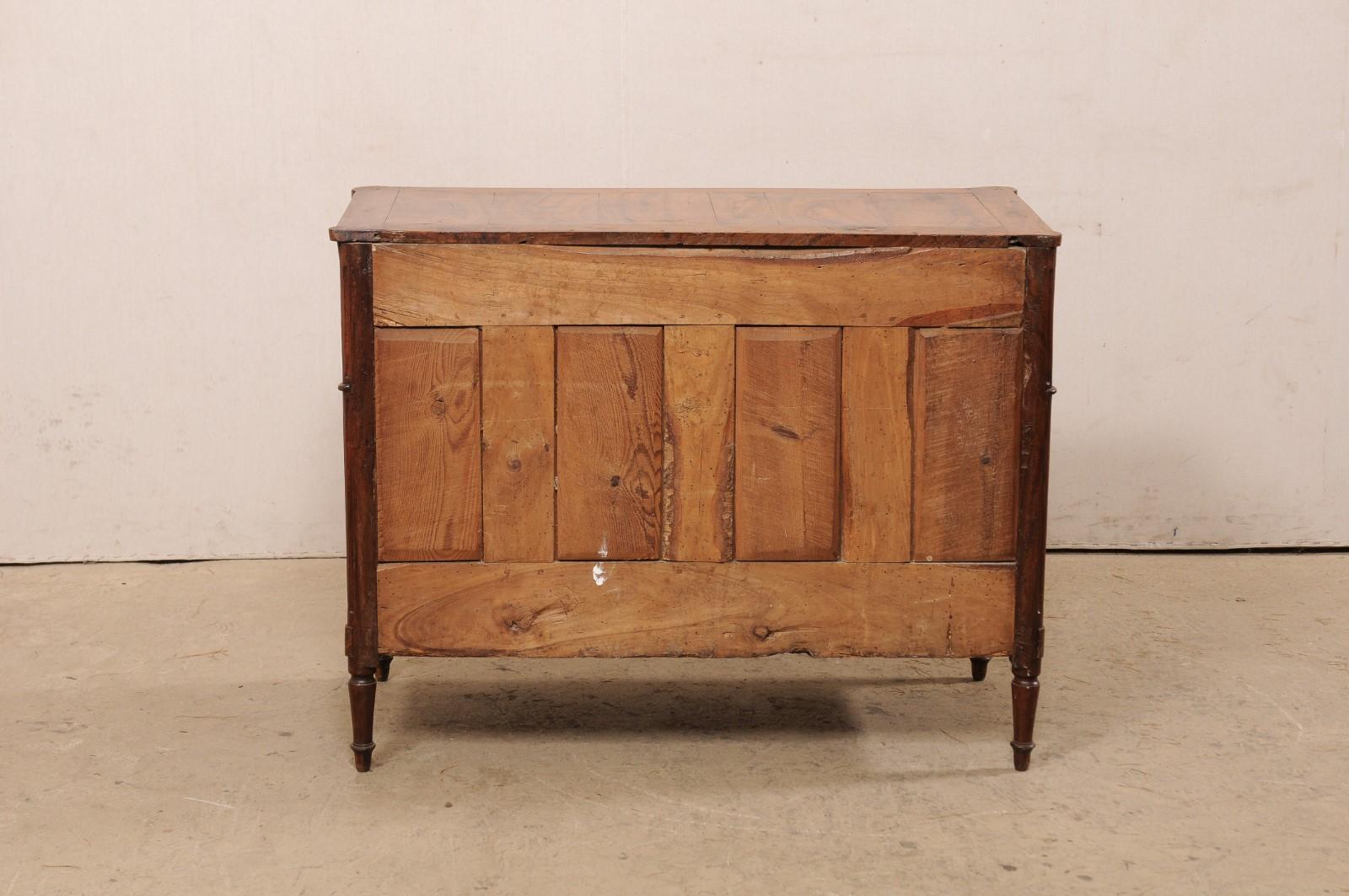 French Period Neoclassical Commode w/Beautiful Wood Grain & Neoclassic Hardware For Sale 4