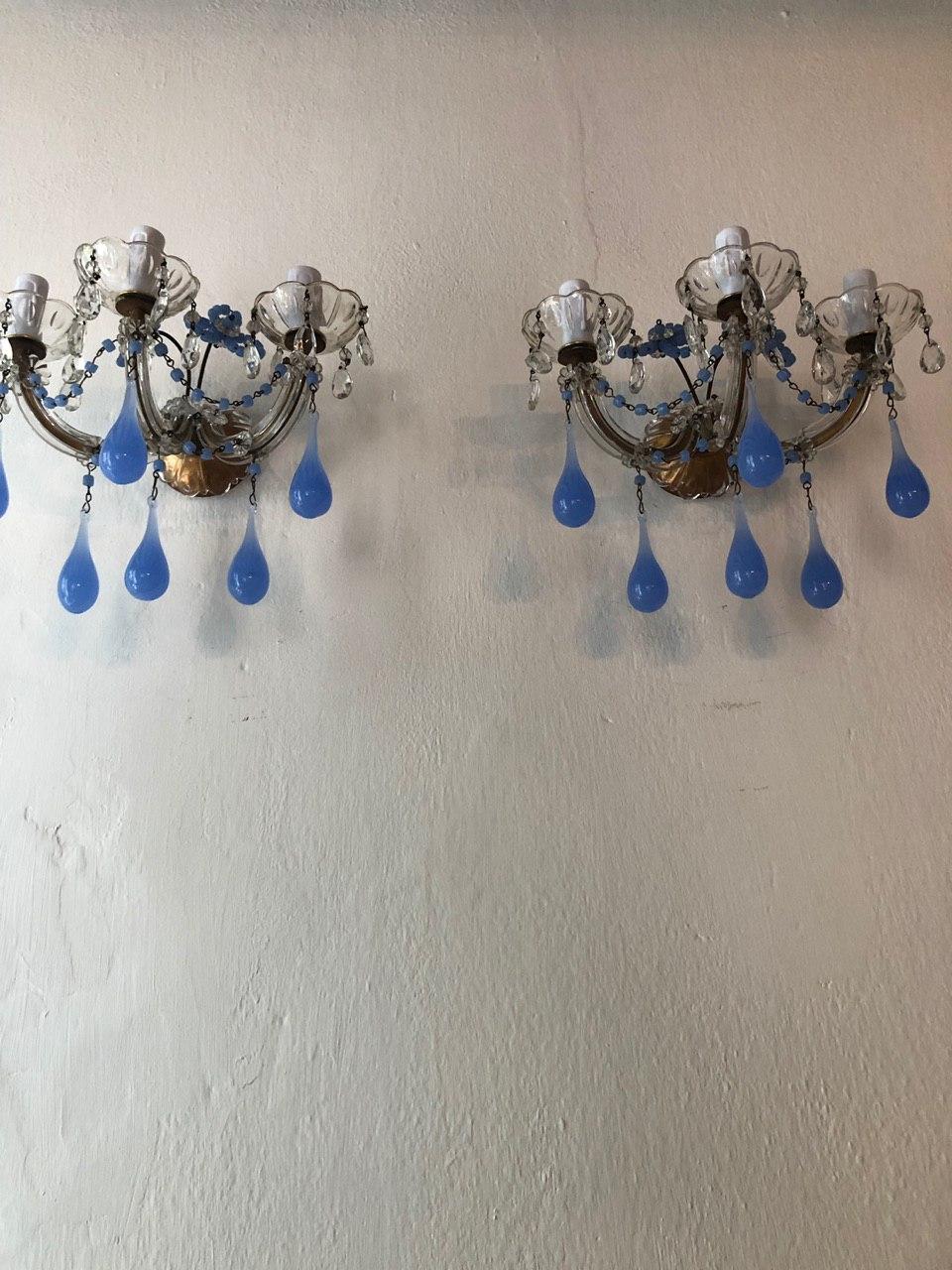 French Periwinkle Murano Glass Opaline Sconces, circa 1920 1