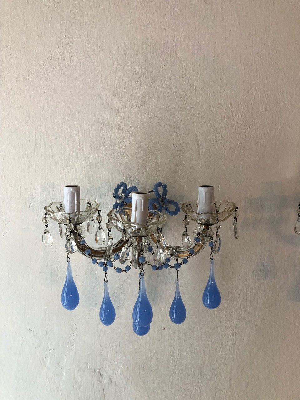French Periwinkle Murano Glass Opaline Sconces, circa 1920 2